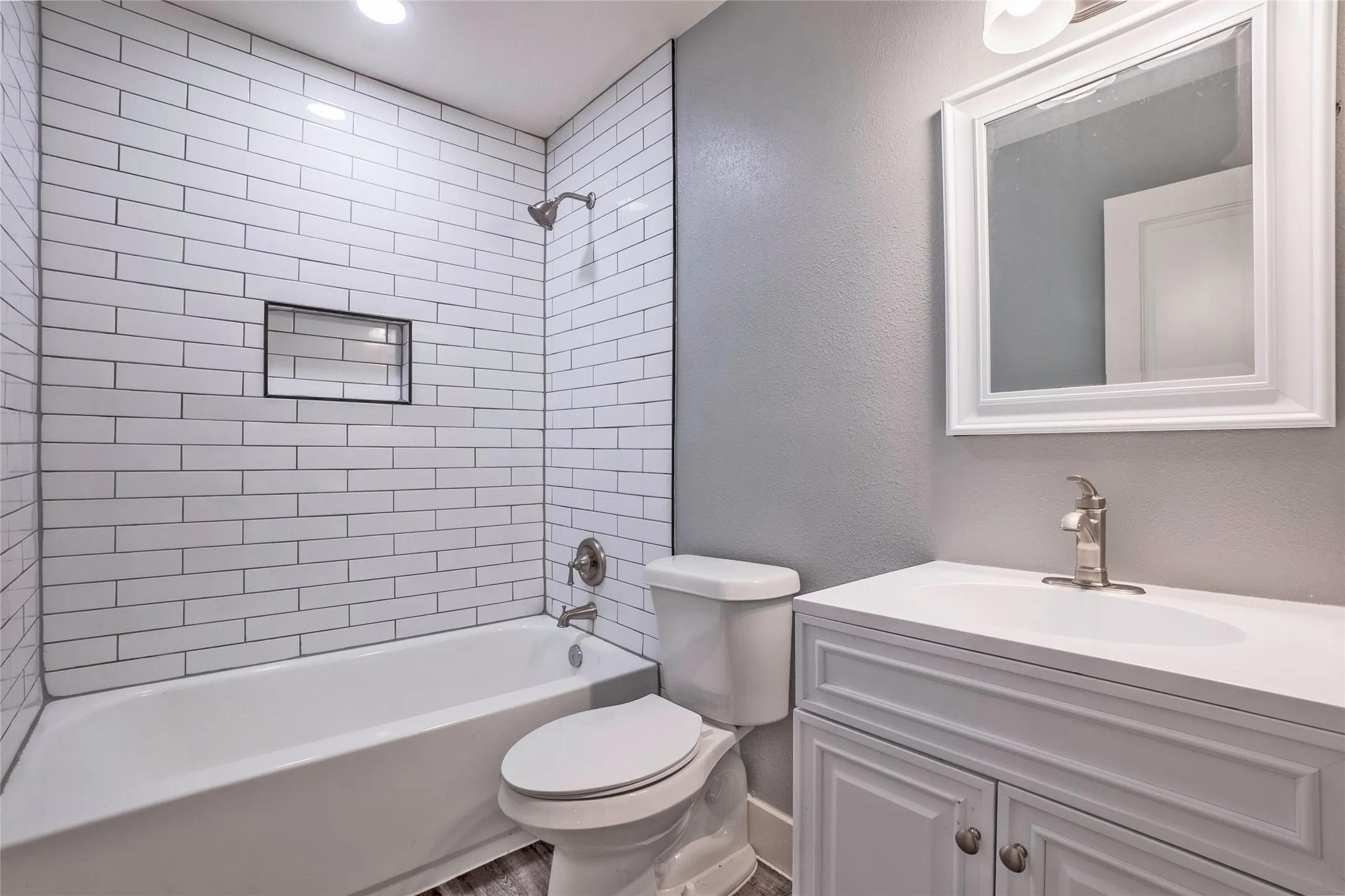 Single Family Residence For Rent in Dallas County , 2423 Fenwick Drive, Dallas, Texas 75228, 3 Bedroom, 2 Bathroom, Garage spaces, 1,320 Sqft, built in 1951, mls#21360597, Real Estate Agent in Dallas, Homes For Rent in Dallas county, Homes For Rent in Dallas, Realtor in Dallas Texas, Real Estate Brokerage Independent Realty Texas, Luminita Cordes Realtor