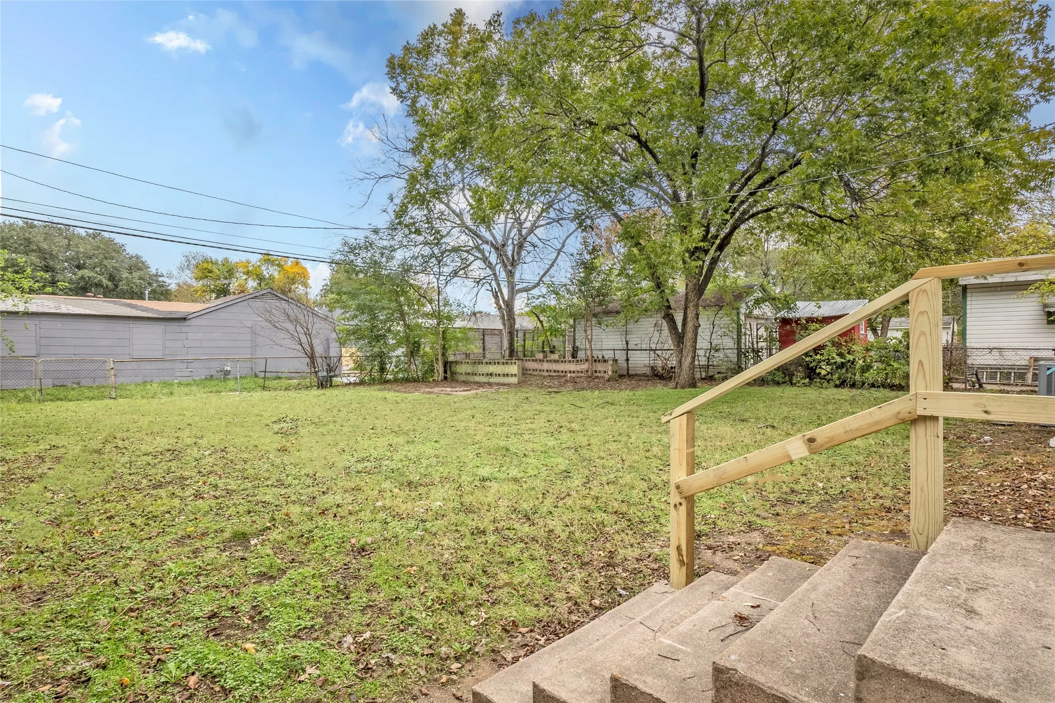 Single Family Residence For Rent in Dallas County , 2423 Fenwick Drive, Dallas, Texas 75228, 3 Bedroom, 2 Bathroom, Garage spaces, 1,320 Sqft, built in 1951, mls#21360597, Real Estate Agent in Dallas, Homes For Rent in Dallas county, Homes For Rent in Dallas, Realtor in Dallas Texas, Real Estate Brokerage Independent Realty Texas, Luminita Cordes Realtor