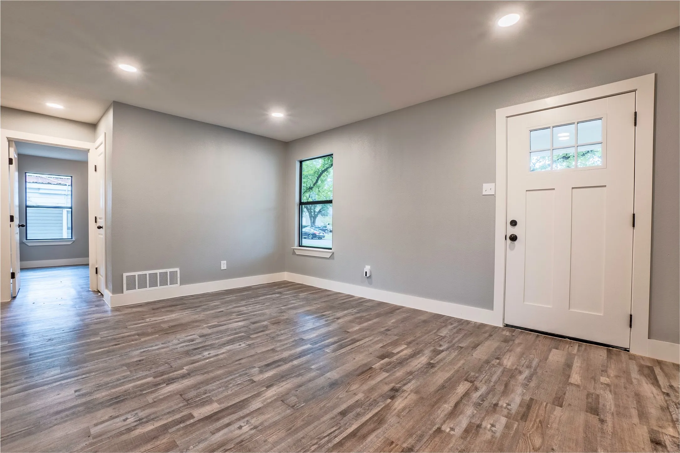 Single Family Residence For Rent in Dallas County , 2423 Fenwick Drive, Dallas, Texas 75228, 3 Bedroom, 2 Bathroom, Garage spaces, 1,320 Sqft, built in 1951, mls#21360597, Real Estate Agent in Dallas, Homes For Rent in Dallas county, Homes For Rent in Dallas, Realtor in Dallas Texas, Real Estate Brokerage Independent Realty Texas, Luminita Cordes Realtor