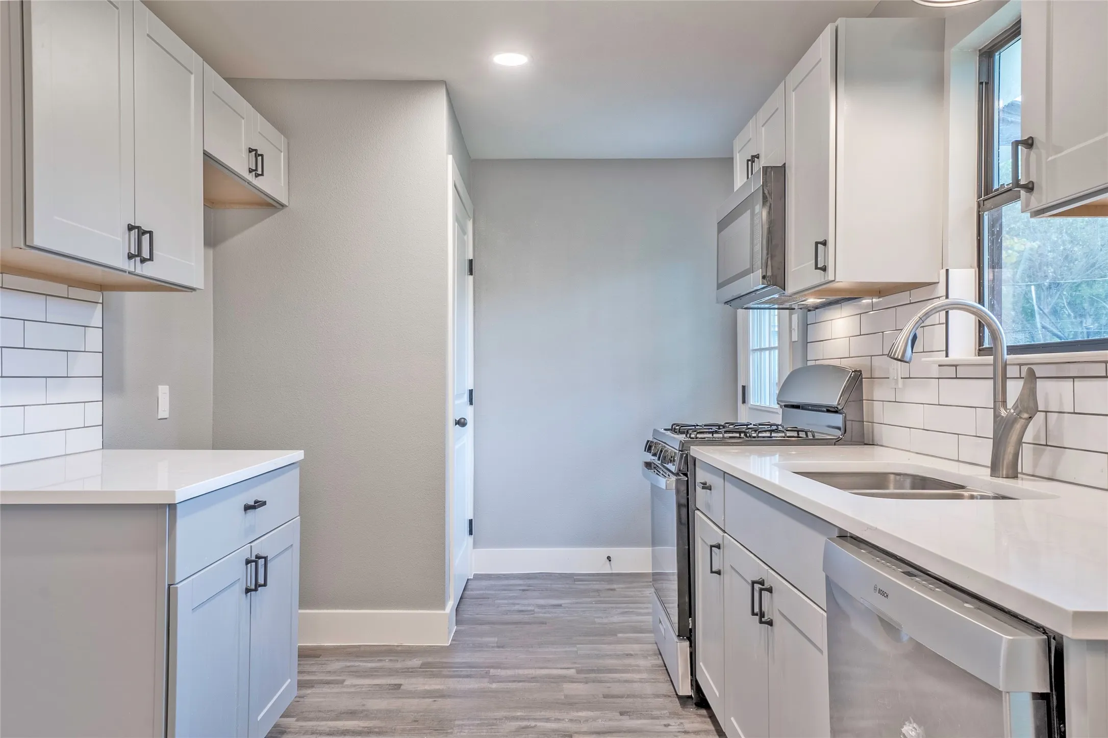 Single Family Residence For Rent in Dallas County , 2423 Fenwick Drive, Dallas, Texas 75228, 3 Bedroom, 2 Bathroom, Garage spaces, 1,320 Sqft, built in 1951, mls#21360597, Real Estate Agent in Dallas, Homes For Rent in Dallas county, Homes For Rent in Dallas, Realtor in Dallas Texas, Real Estate Brokerage Independent Realty Texas, Luminita Cordes Realtor