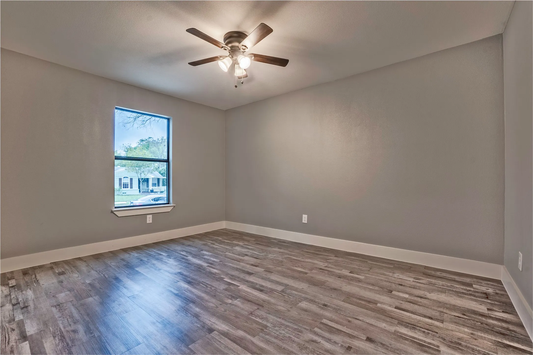 Single Family Residence For Rent in Dallas County , 2423 Fenwick Drive, Dallas, Texas 75228, 3 Bedroom, 2 Bathroom, Garage spaces, 1,320 Sqft, built in 1951, mls#21360597, Real Estate Agent in Dallas, Homes For Rent in Dallas county, Homes For Rent in Dallas, Realtor in Dallas Texas, Real Estate Brokerage Independent Realty Texas, Luminita Cordes Realtor