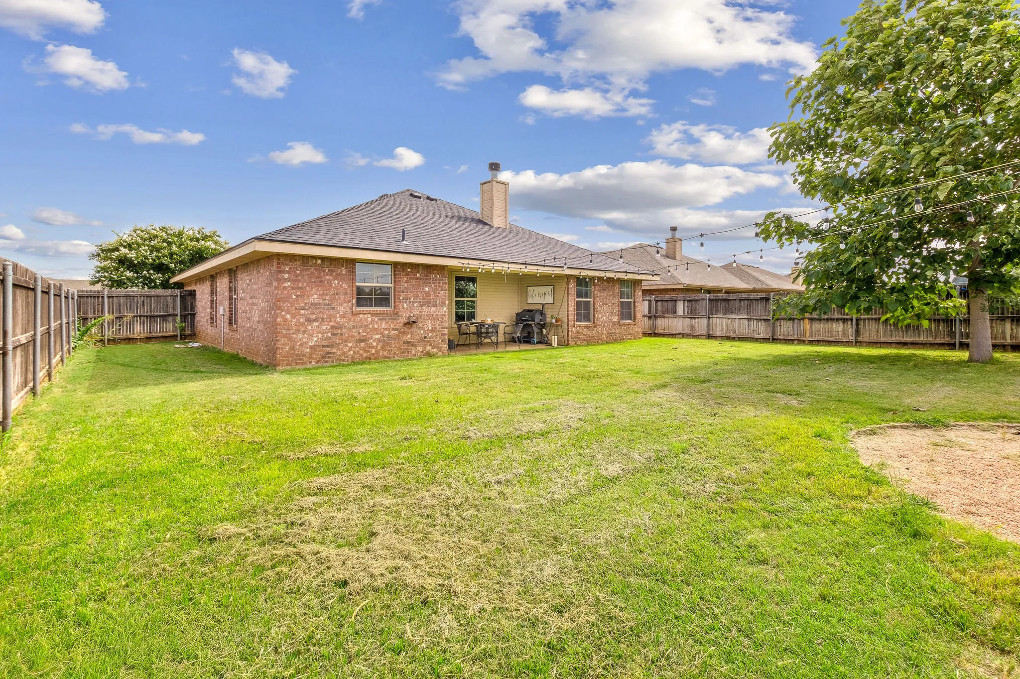 Single Family Residence For Sale in Taylor County , 217 Miss Ellie Lane, Abilene, Texas 79602, 3 Bedroom, 2 Bathroom, 2 Garage spaces, 1,408 Sqft, built in 2009, mls#21360602, Real Estate Agent in Abilene, Homes For Sale in Taylor county, Homes For Sale in Abilene, Realtor in Abilene Texas, Real Estate Brokerage Independent Realty Texas, Luminita Cordes Realtor