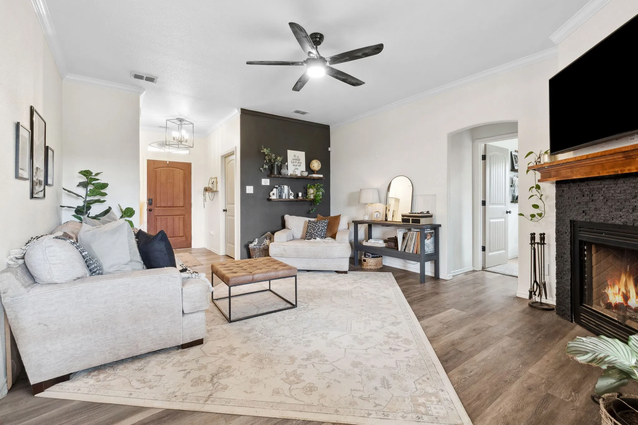 Single Family Residence For Sale in Taylor County , 217 Miss Ellie Lane, Abilene, Texas 79602, 3 Bedroom, 2 Bathroom, 2 Garage spaces, 1,408 Sqft, built in 2009, mls#21360602, Real Estate Agent in Abilene, Homes For Sale in Taylor county, Homes For Sale in Abilene, Realtor in Abilene Texas, Real Estate Brokerage Independent Realty Texas, Luminita Cordes Realtor
