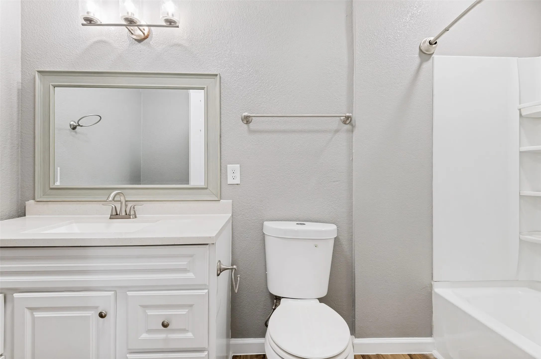 Single Family Residence For Sale in Dallas County , 737 Cranbrook Lane, Grand Prairie, Texas 75052, 3 Bedroom, 2 Bathroom, Garage spaces, 1,296 Sqft, built in 1958, mls#21360590, Real Estate Agent in Grand Prairie, Homes For Sale in Dallas county, Homes For Sale in Grand Prairie, Realtor in Grand Prairie Texas, Real Estate Brokerage Independent Realty Texas, Luminita Cordes Realtor