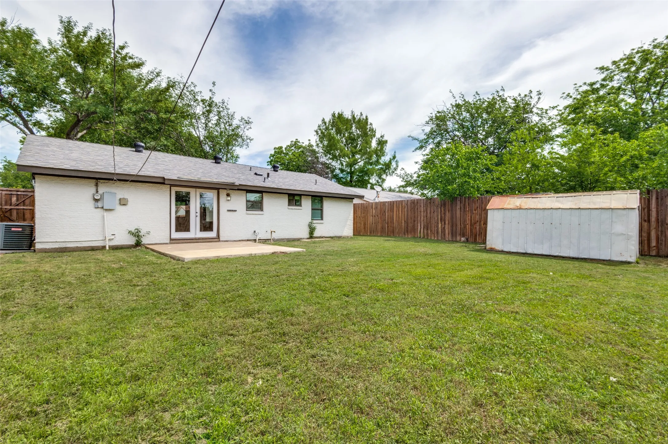 Single Family Residence For Sale in Dallas County , 737 Cranbrook Lane, Grand Prairie, Texas 75052, 3 Bedroom, 2 Bathroom, Garage spaces, 1,296 Sqft, built in 1958, mls#21360590, Real Estate Agent in Grand Prairie, Homes For Sale in Dallas county, Homes For Sale in Grand Prairie, Realtor in Grand Prairie Texas, Real Estate Brokerage Independent Realty Texas, Luminita Cordes Realtor