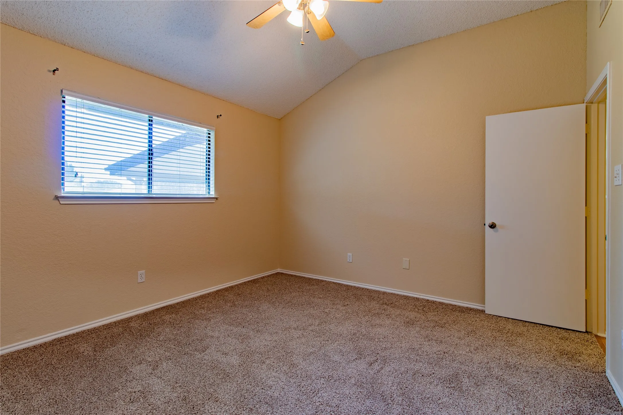 Single Family Residence For Sale in Tarrant County , 8220 Willis Lane, Watauga, Texas 76148, 3 Bedroom, 2 Bathroom, 2 Garage spaces, 1,288 Sqft, built in 1986, mls#21359521, Real Estate Agent in Watauga, Homes For Sale in Tarrant county, Homes For Sale in Watauga, Realtor in Watauga Texas, Real Estate Brokerage Independent Realty Texas, Luminita Cordes Realtor