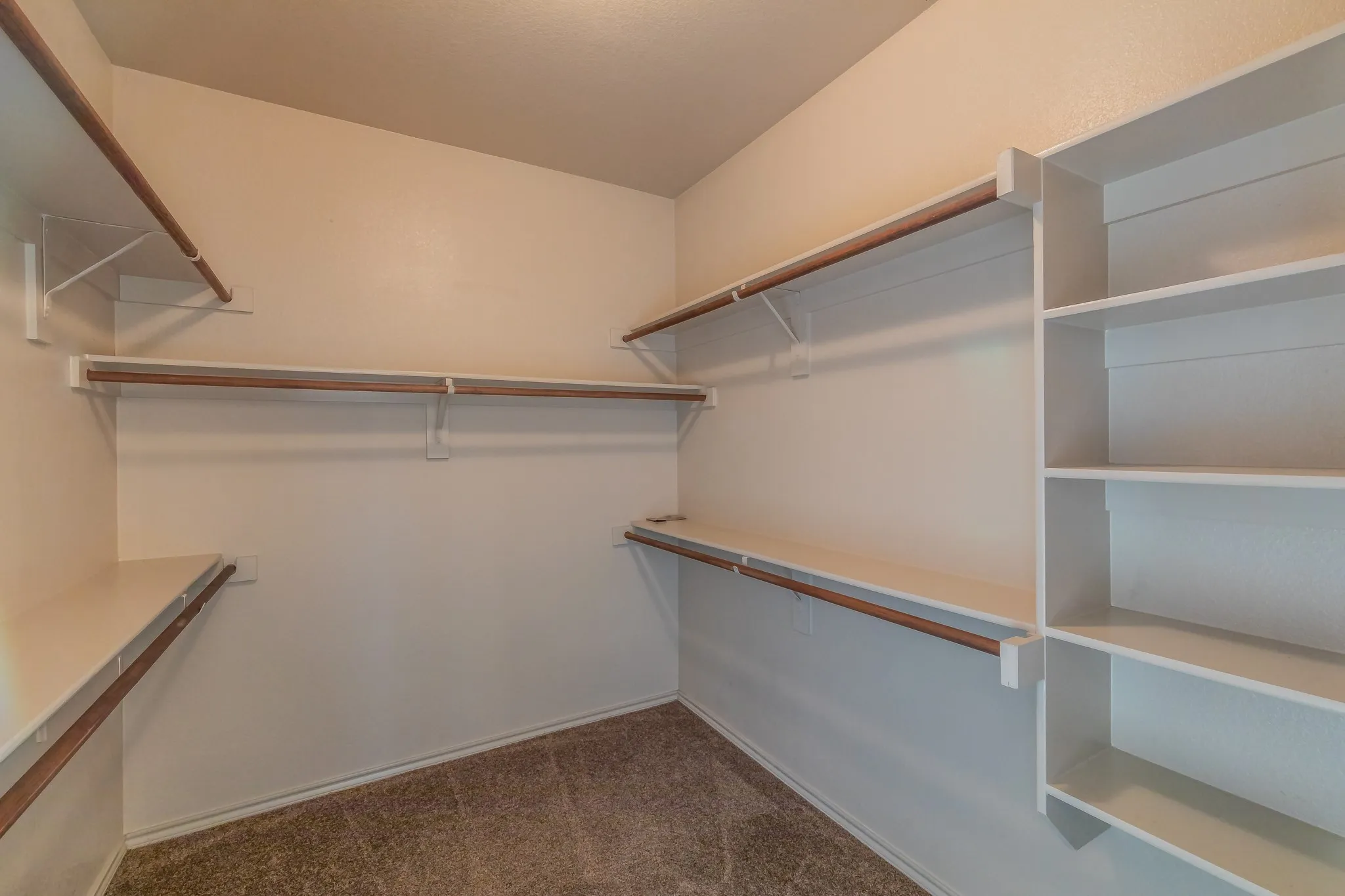 Single Family Residence For Rent in Tarrant County , 10844 Irish Glen Trail, Fort Worth, Texas 76052, 3 Bedroom, 2 Bathroom, 2 Garage spaces, 1,912 Sqft, built in 2009, mls#21357090, Real Estate Agent in Fort Worth, Homes For Rent in Tarrant county, Homes For Rent in Fort Worth, Realtor in Fort Worth Texas, Real Estate Brokerage Independent Realty Texas, Luminita Cordes Realtor