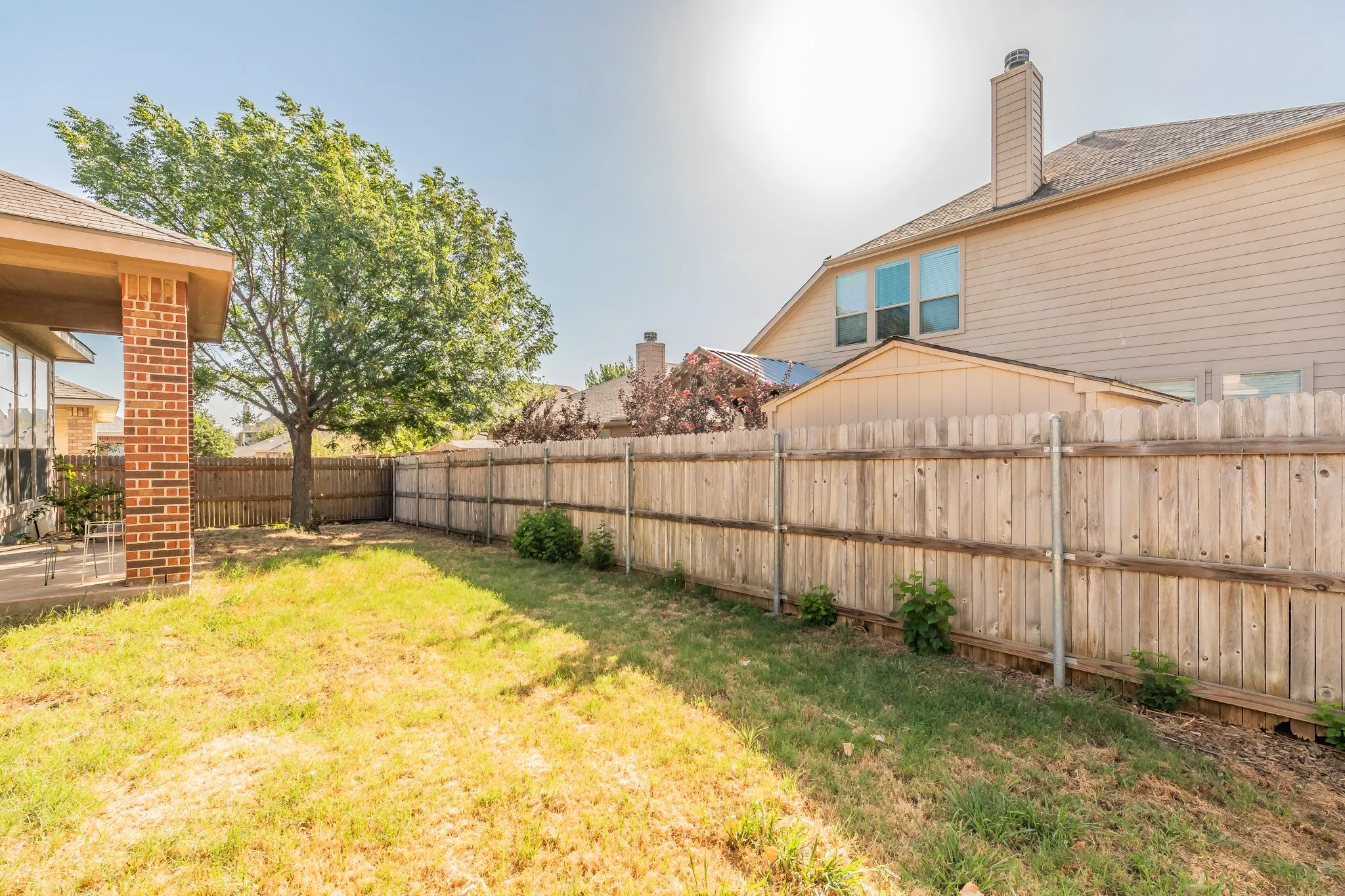 Single Family Residence For Rent in Tarrant County , 10844 Irish Glen Trail, Fort Worth, Texas 76052, 3 Bedroom, 2 Bathroom, 2 Garage spaces, 1,912 Sqft, built in 2009, mls#21357090, Real Estate Agent in Fort Worth, Homes For Rent in Tarrant county, Homes For Rent in Fort Worth, Realtor in Fort Worth Texas, Real Estate Brokerage Independent Realty Texas, Luminita Cordes Realtor