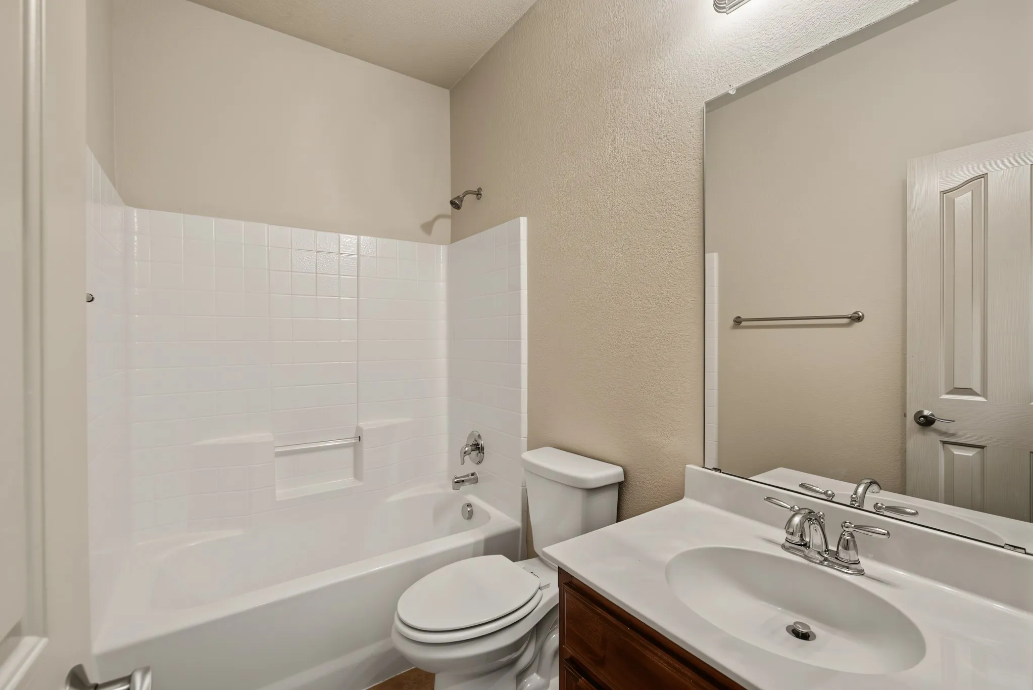 Single Family Residence For Rent in Tarrant County , 10844 Irish Glen Trail, Fort Worth, Texas 76052, 3 Bedroom, 2 Bathroom, 2 Garage spaces, 1,912 Sqft, built in 2009, mls#21357090, Real Estate Agent in Fort Worth, Homes For Rent in Tarrant county, Homes For Rent in Fort Worth, Realtor in Fort Worth Texas, Real Estate Brokerage Independent Realty Texas, Luminita Cordes Realtor