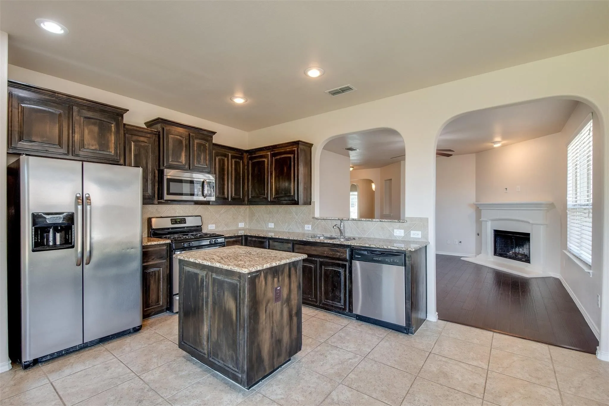 Single Family Residence For Rent in Denton County , 4813 Wasatch Drive, Denton, Texas 76208, 3 Bedroom, 2 Bathroom, 2 Garage spaces, 1,510 Sqft, built in 2015, mls#21360388, Real Estate Agent in Denton, Homes For Rent in Denton county, Homes For Rent in Denton, Realtor in Denton Texas, Real Estate Brokerage Independent Realty Texas, Luminita Cordes Realtor