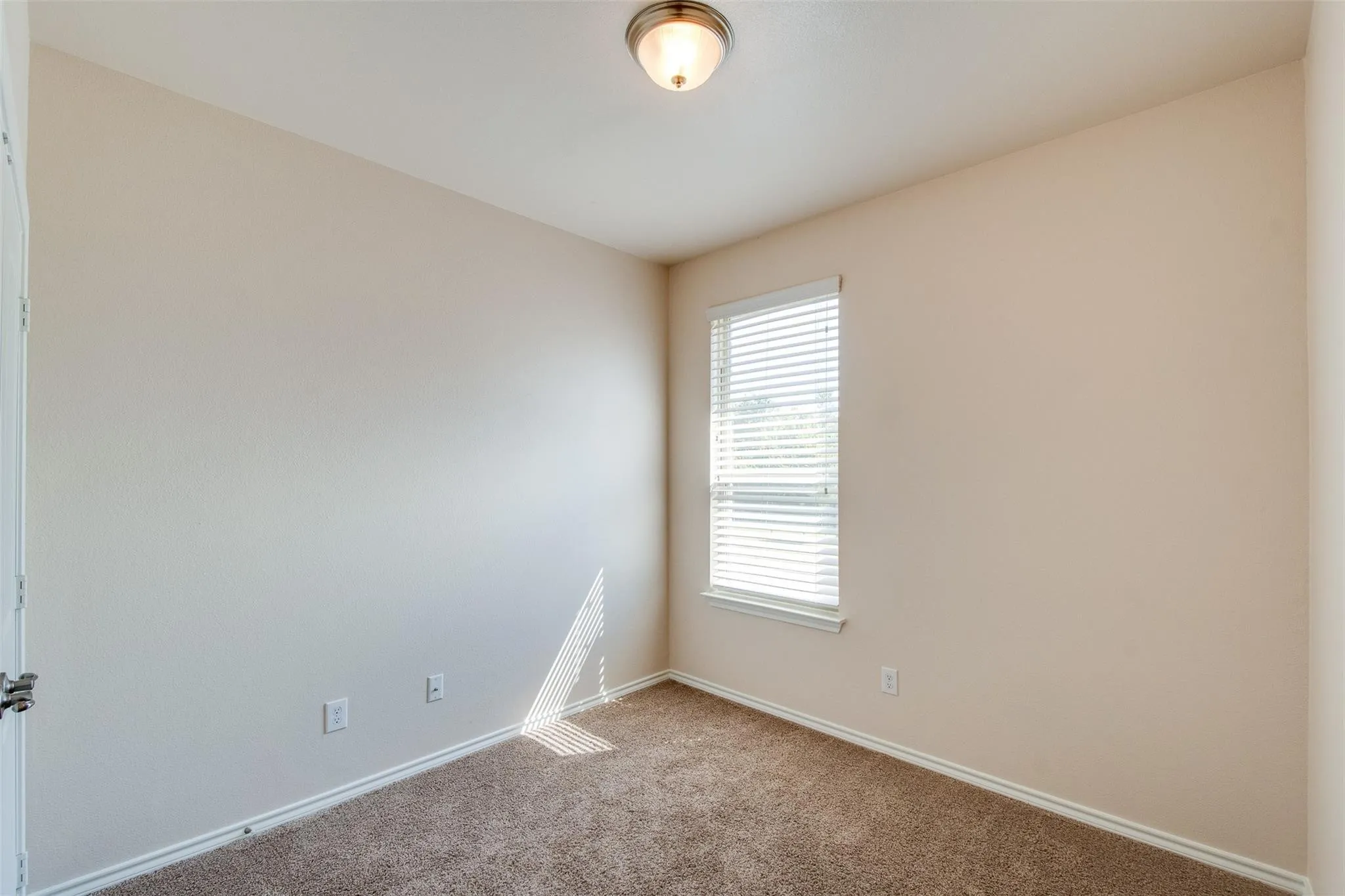 Single Family Residence For Rent in Denton County , 4813 Wasatch Drive, Denton, Texas 76208, 3 Bedroom, 2 Bathroom, 2 Garage spaces, 1,510 Sqft, built in 2015, mls#21360388, Real Estate Agent in Denton, Homes For Rent in Denton county, Homes For Rent in Denton, Realtor in Denton Texas, Real Estate Brokerage Independent Realty Texas, Luminita Cordes Realtor