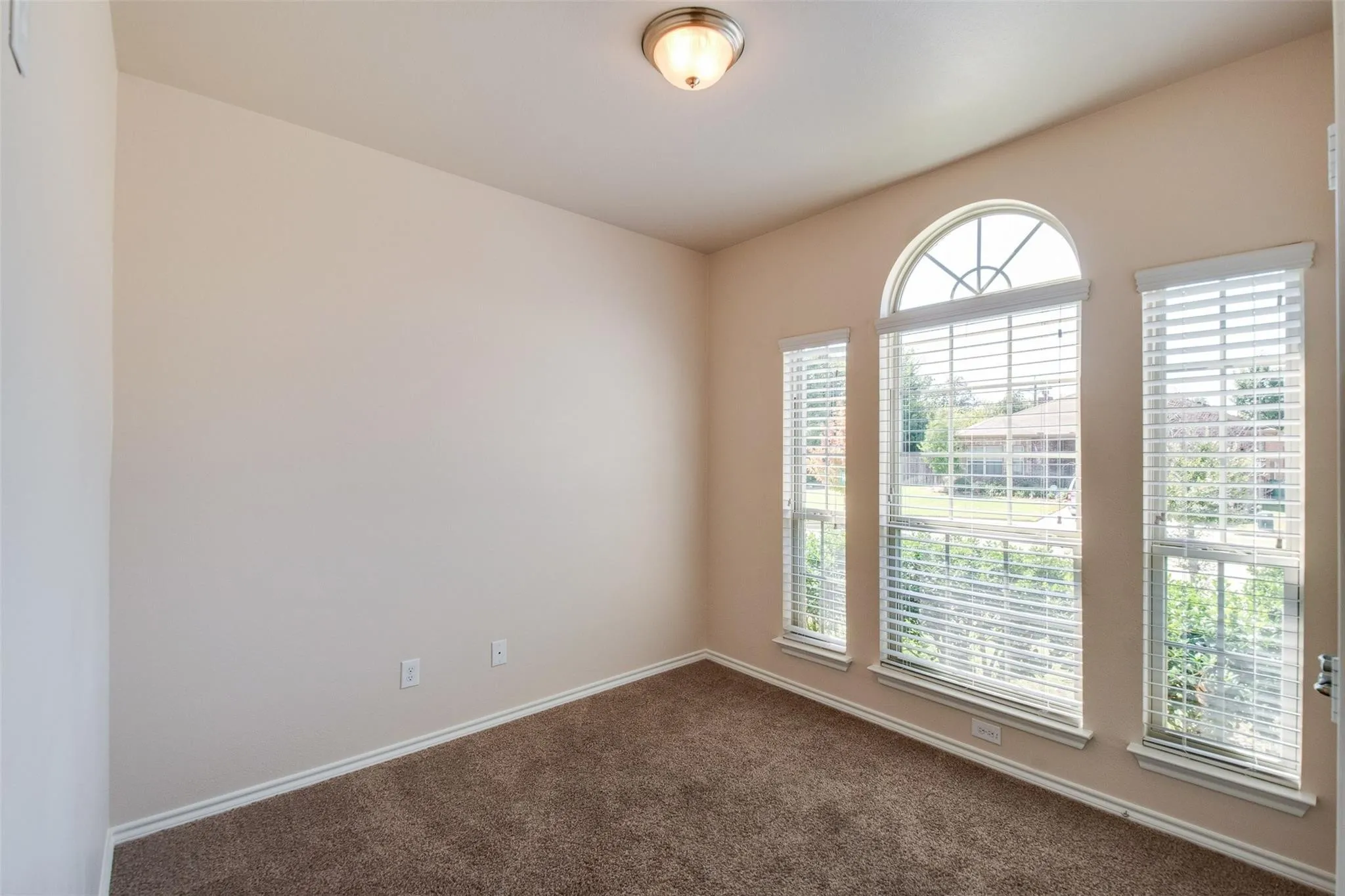 Single Family Residence For Rent in Denton County , 4813 Wasatch Drive, Denton, Texas 76208, 3 Bedroom, 2 Bathroom, 2 Garage spaces, 1,510 Sqft, built in 2015, mls#21360388, Real Estate Agent in Denton, Homes For Rent in Denton county, Homes For Rent in Denton, Realtor in Denton Texas, Real Estate Brokerage Independent Realty Texas, Luminita Cordes Realtor