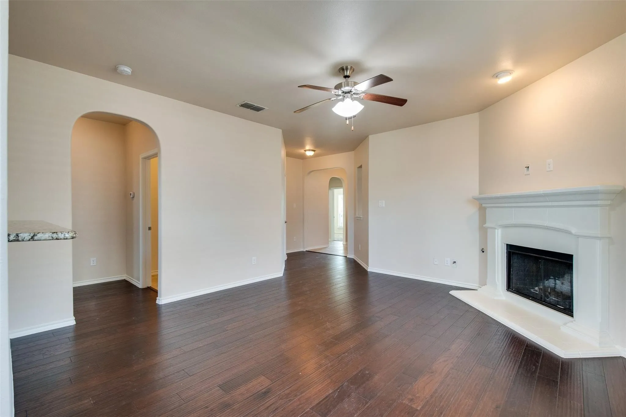 Single Family Residence For Rent in Denton County , 4813 Wasatch Drive, Denton, Texas 76208, 3 Bedroom, 2 Bathroom, 2 Garage spaces, 1,510 Sqft, built in 2015, mls#21360388, Real Estate Agent in Denton, Homes For Rent in Denton county, Homes For Rent in Denton, Realtor in Denton Texas, Real Estate Brokerage Independent Realty Texas, Luminita Cordes Realtor