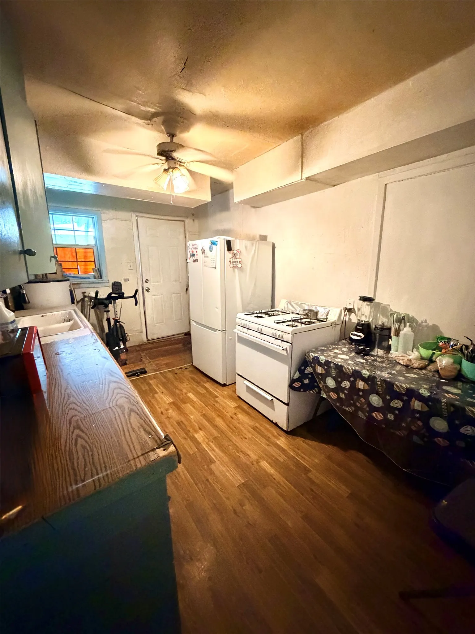 Duplex For Sale in Dallas County , 317 Lansing Street, Dallas, Texas 75203, 4 Bedroom, 4 Bathroom, 2 Garage spaces, 0 Sqft, built in 1949, mls#21360216, Real Estate Agent in Dallas, Homes For Sale in Dallas county, Homes For Sale in Dallas, Realtor in Dallas Texas, Real Estate Brokerage Independent Realty Texas, Luminita Cordes Realtor