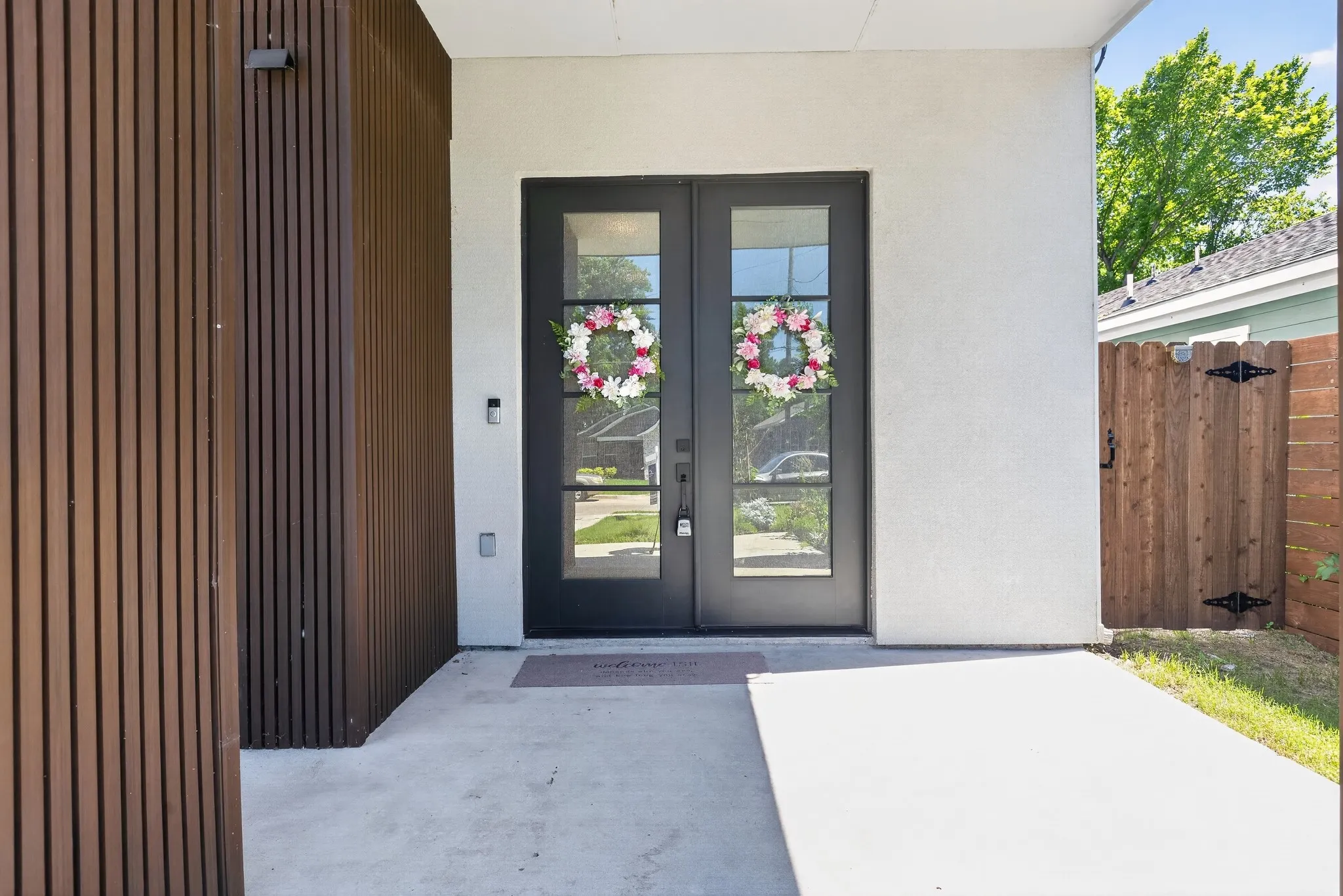 Single Family Residence For Rent in Dallas County , 1704 Mcbroom Street, Dallas, Texas 75212, 4 Bedroom, 3 Bathroom, 1 Garage spaces, 3,032 Sqft, built in 2024, mls#21354430, Real Estate Agent in Dallas, Homes For Rent in Dallas county, Homes For Rent in Dallas, Realtor in Dallas Texas, Real Estate Brokerage Independent Realty Texas, Luminita Cordes Realtor