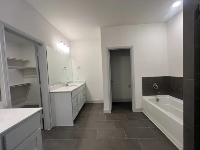 Single Family Residence For Rent in Collin County , 366 Waters Ridge Drive, Lavon, Texas 75166, 5 Bedroom, 4 Bathroom, 2 Garage spaces, 2,937 Sqft, built in 2023, Price $3,750, mls#21359529, Real Estate Agent in Lavon, Homes For Rent in Collin county, Homes For Rent in Lavon, Realtor in Lavon Texas, Real Estate Brokerage Independent Realty Texas, Luminita Cordes Realtor