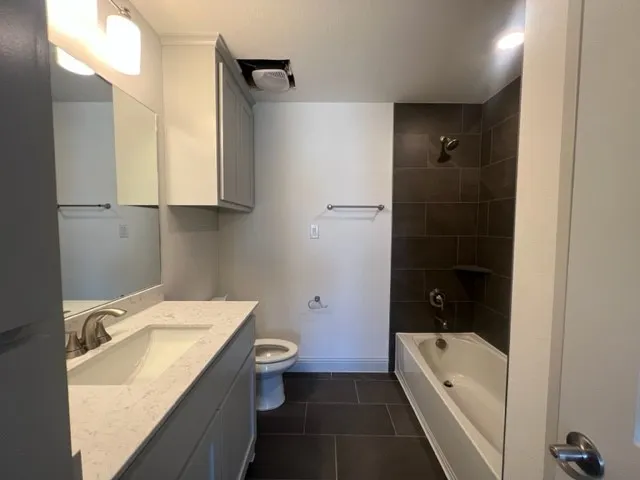Single Family Residence For Rent in Collin County , 366 Waters Ridge Drive, Lavon, Texas 75166, 5 Bedroom, 4 Bathroom, 2 Garage spaces, 2,937 Sqft, built in 2023, Price $3,750, mls#21359529, Real Estate Agent in Lavon, Homes For Rent in Collin county, Homes For Rent in Lavon, Realtor in Lavon Texas, Real Estate Brokerage Independent Realty Texas, Luminita Cordes Realtor