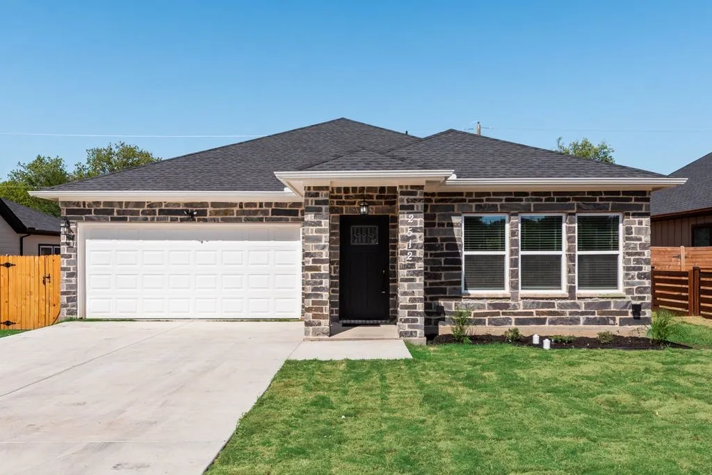 Single Family Residence For Sale in Tarrant County , 2512 Sheraton Drive, Fort Worth, Texas 76105, 3 Bedroom, 2 Bathroom, 2 Garage spaces, 1,513 Sqft, built in 2025, mls#21360613, Real Estate Agent in Fort Worth, Homes For Sale in Tarrant county, Homes For Sale in Fort Worth, Realtor in Fort Worth Texas, Real Estate Brokerage Independent Realty Texas, Luminita Cordes Realtor