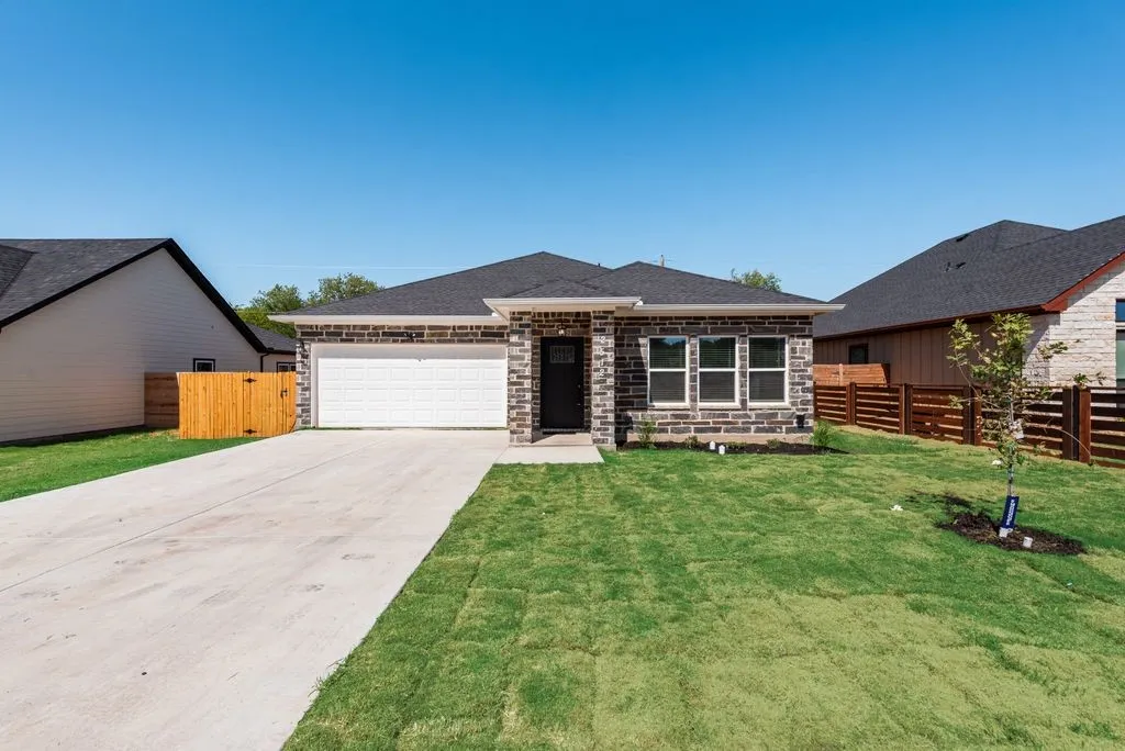 Single Family Residence For Sale in Tarrant County , 2512 Sheraton Drive, Fort Worth, Texas 76105, 3 Bedroom, 2 Bathroom, 2 Garage spaces, 1,513 Sqft, built in 2025, mls#21360613, Real Estate Agent in Fort Worth, Homes For Sale in Tarrant county, Homes For Sale in Fort Worth, Realtor in Fort Worth Texas, Real Estate Brokerage Independent Realty Texas, Luminita Cordes Realtor