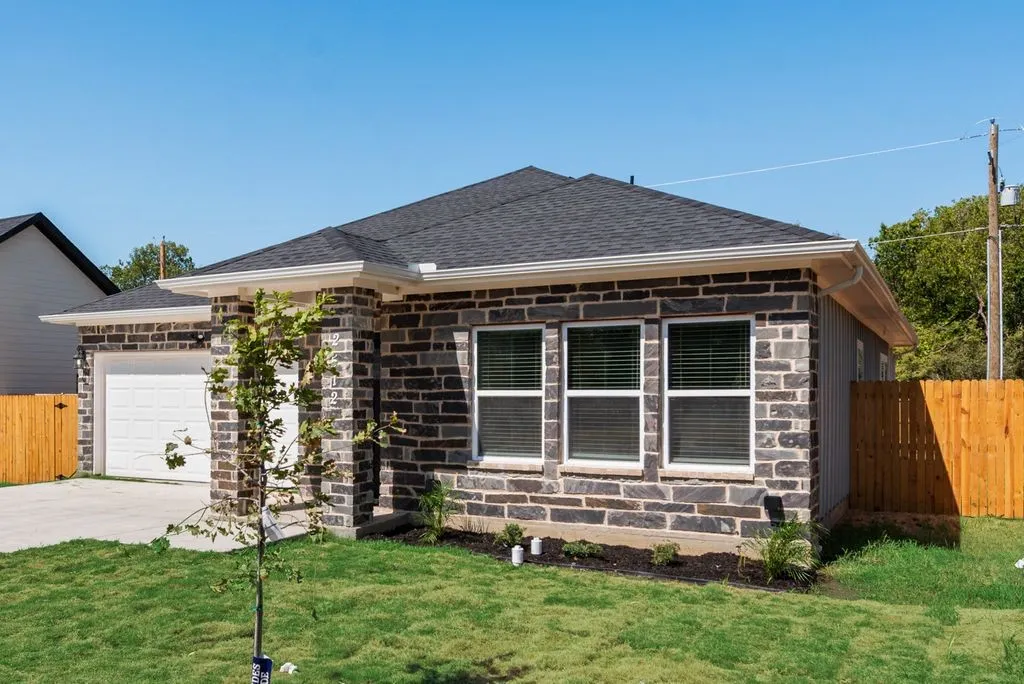 Single Family Residence For Sale in Tarrant County , 2512 Sheraton Drive, Fort Worth, Texas 76105, 3 Bedroom, 2 Bathroom, 2 Garage spaces, 1,513 Sqft, built in 2025, mls#21360613, Real Estate Agent in Fort Worth, Homes For Sale in Tarrant county, Homes For Sale in Fort Worth, Realtor in Fort Worth Texas, Real Estate Brokerage Independent Realty Texas, Luminita Cordes Realtor