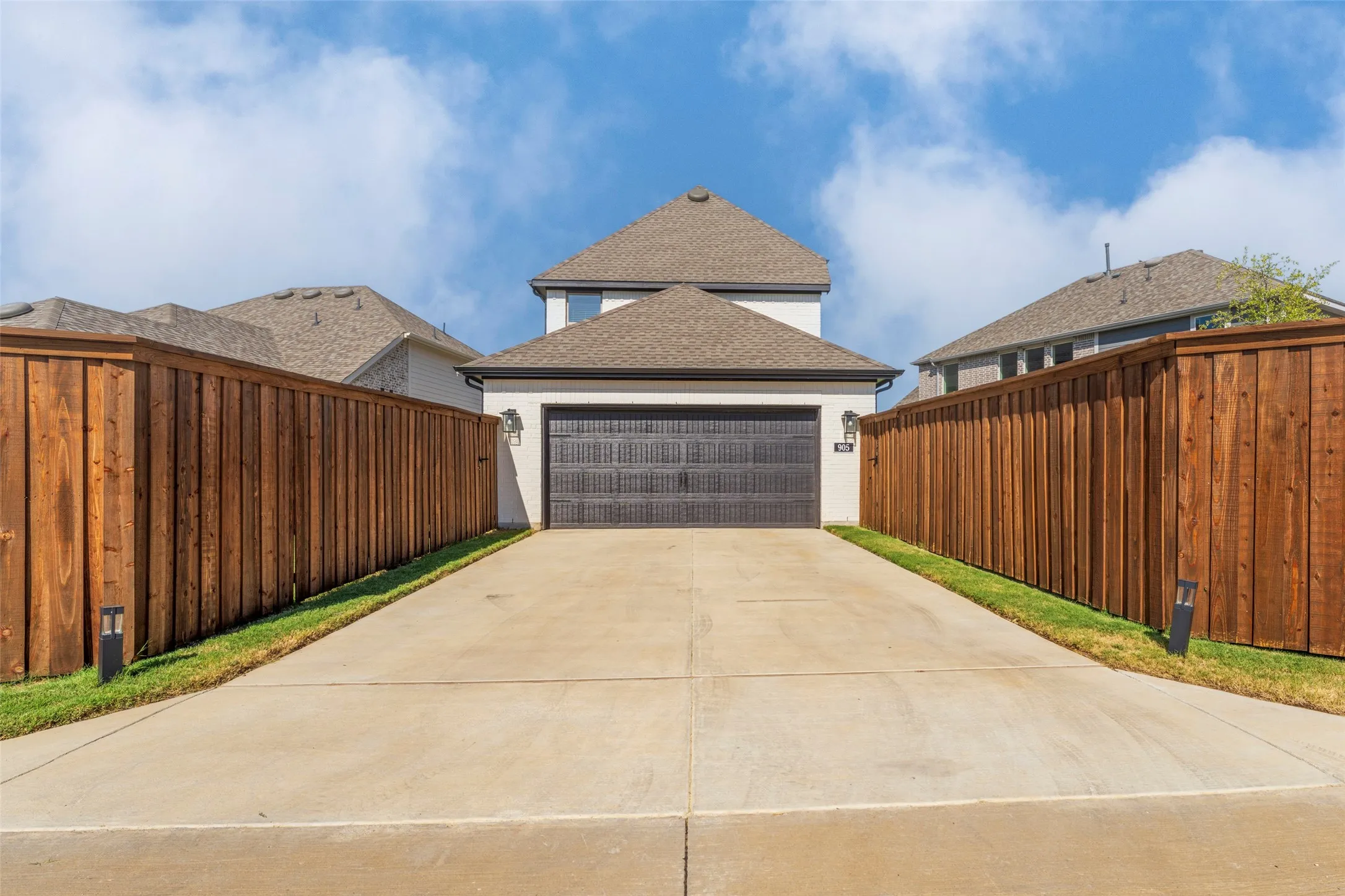 Full length driveway--unusual in Karis.