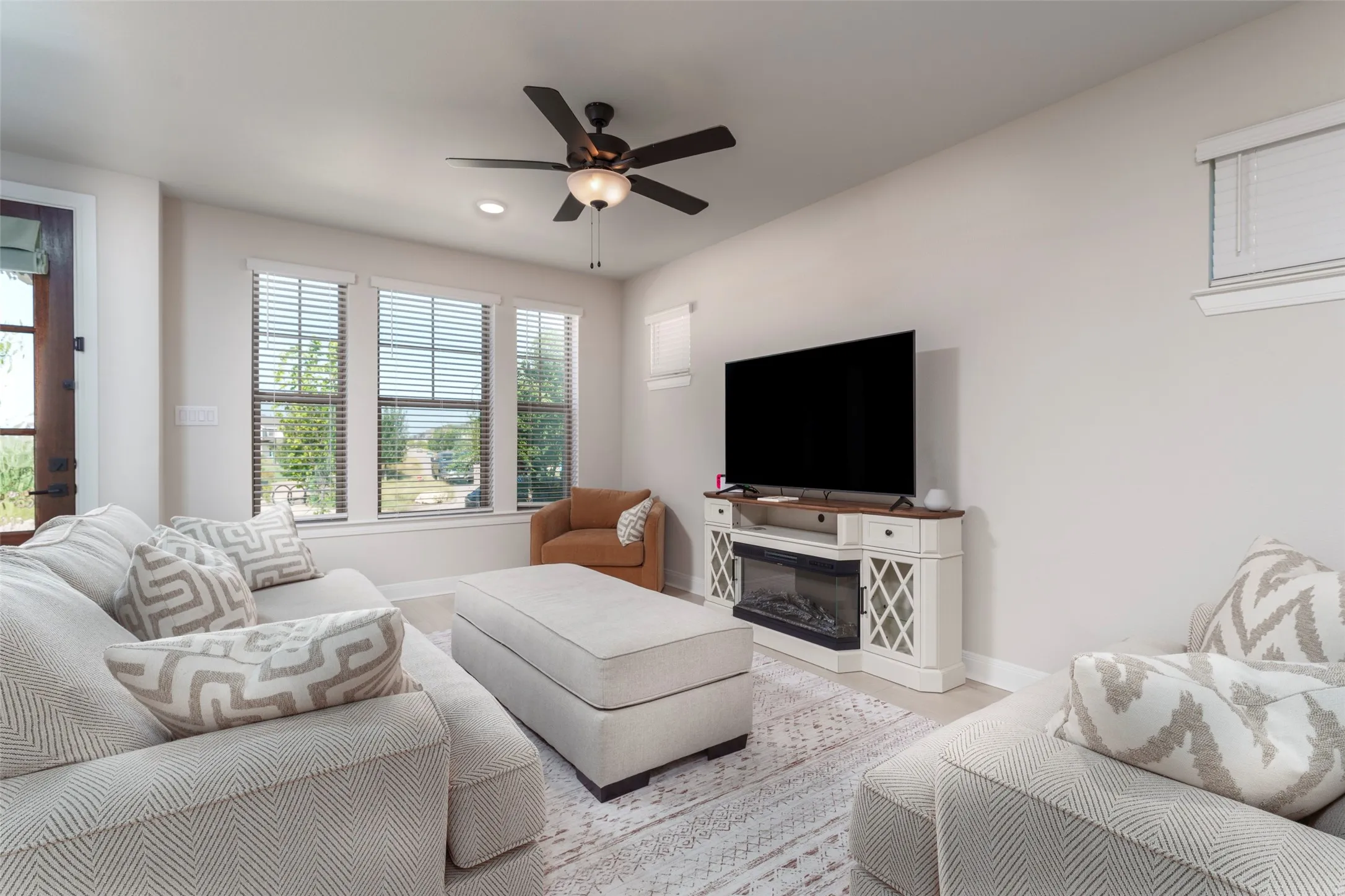 Single Family Residence For Sale in Tarrant County , 905 Carnation Drive, Crowley, Texas 76036, 3 Bedroom, 3 Bathroom, 2 Garage spaces, 1,904 Sqft, built in 2025, mls#21356700, Real Estate Agent in Crowley, Homes For Sale in Tarrant county, Homes For Sale in Crowley, Realtor in Crowley Texas, Real Estate Brokerage Independent Realty Texas, Luminita Cordes Realtor