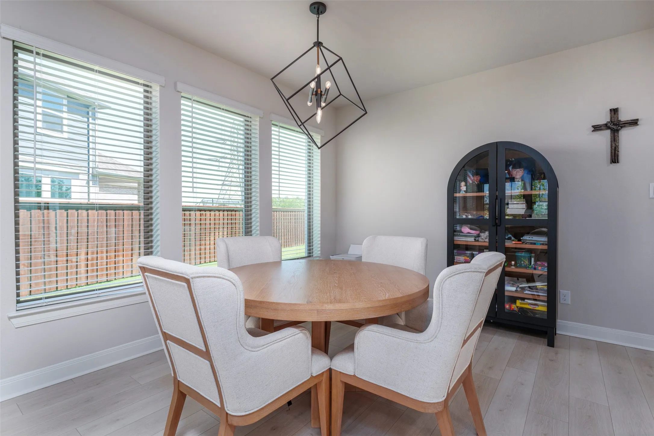 Large breakfast area can accommodate all your meals.