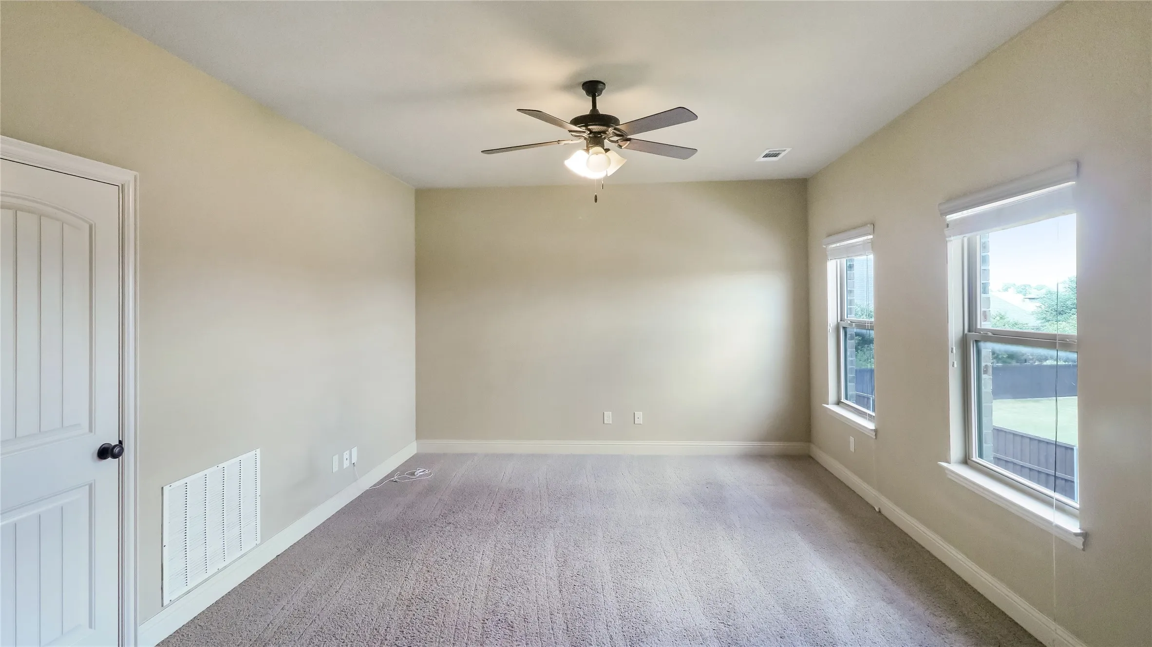 Single Family Residence For Sale in Ellis County , 408 Montpelier Lane, Ovilla, Texas 75154, 3 Bedroom, 3 Bathroom, 2 Garage spaces, 2,608 Sqft, built in 2013, mls#21360620, Real Estate Agent in Ovilla, Homes For Sale in Ellis county, Homes For Sale in Ovilla, Realtor in Ovilla Texas, Real Estate Brokerage Independent Realty Texas, Luminita Cordes Realtor