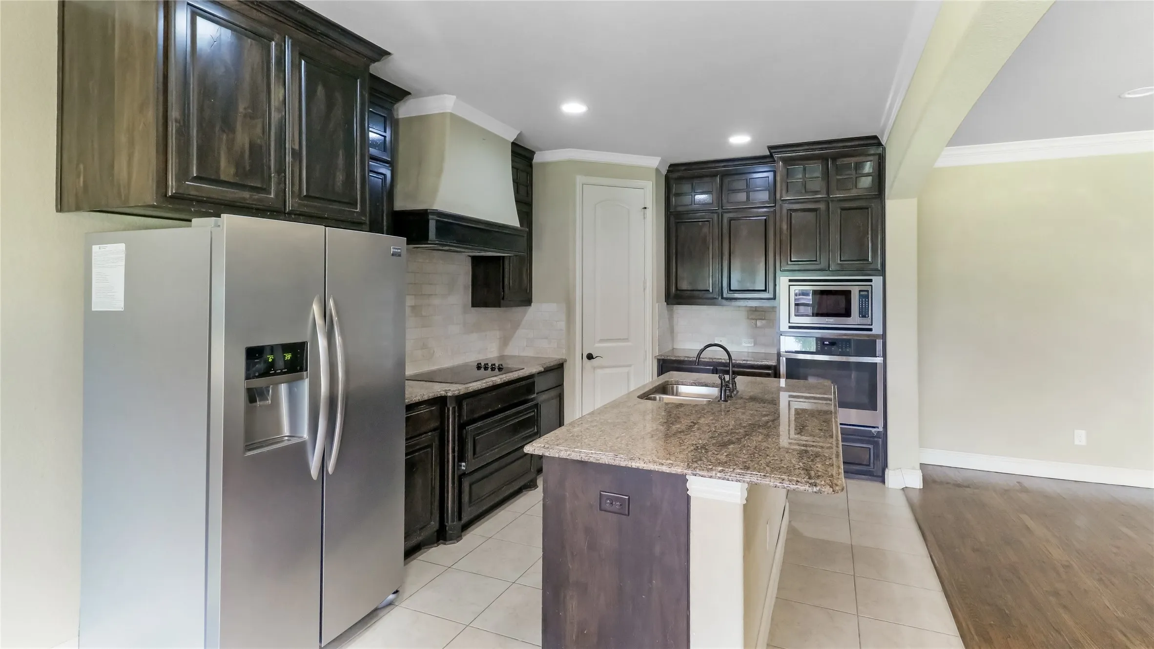 Single Family Residence For Sale in Ellis County , 408 Montpelier Lane, Ovilla, Texas 75154, 3 Bedroom, 3 Bathroom, 2 Garage spaces, 2,608 Sqft, built in 2013, mls#21360620, Real Estate Agent in Ovilla, Homes For Sale in Ellis county, Homes For Sale in Ovilla, Realtor in Ovilla Texas, Real Estate Brokerage Independent Realty Texas, Luminita Cordes Realtor