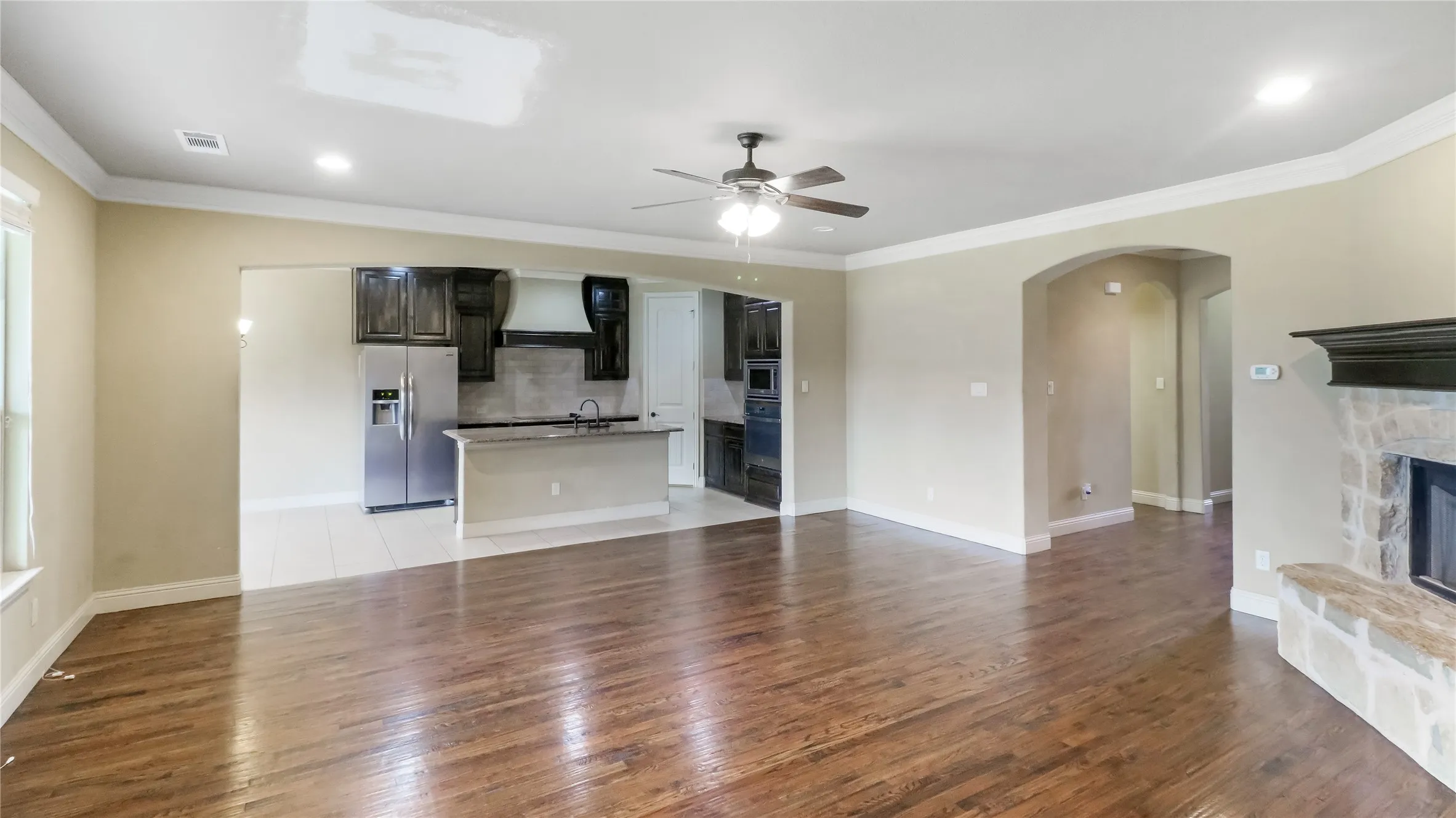 Single Family Residence For Sale in Ellis County , 408 Montpelier Lane, Ovilla, Texas 75154, 3 Bedroom, 3 Bathroom, 2 Garage spaces, 2,608 Sqft, built in 2013, mls#21360620, Real Estate Agent in Ovilla, Homes For Sale in Ellis county, Homes For Sale in Ovilla, Realtor in Ovilla Texas, Real Estate Brokerage Independent Realty Texas, Luminita Cordes Realtor