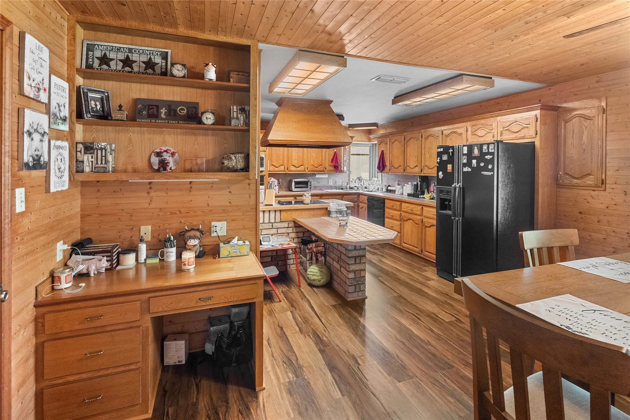 Single Family Residence For Sale in Hopkins County , 330 Farm Road 900 S, Saltillo, Texas 75478, 3 Bedroom, 3 Bathroom, Garage spaces, 1,906 Sqft, built in 1995, Price $595,000, mls#21359603, Real Estate Agent in Saltillo, Homes For Sale in Hopkins county, Homes For Sale in Saltillo, Realtor in Saltillo Texas, Real Estate Brokerage Independent Realty Texas, Luminita Cordes Realtor