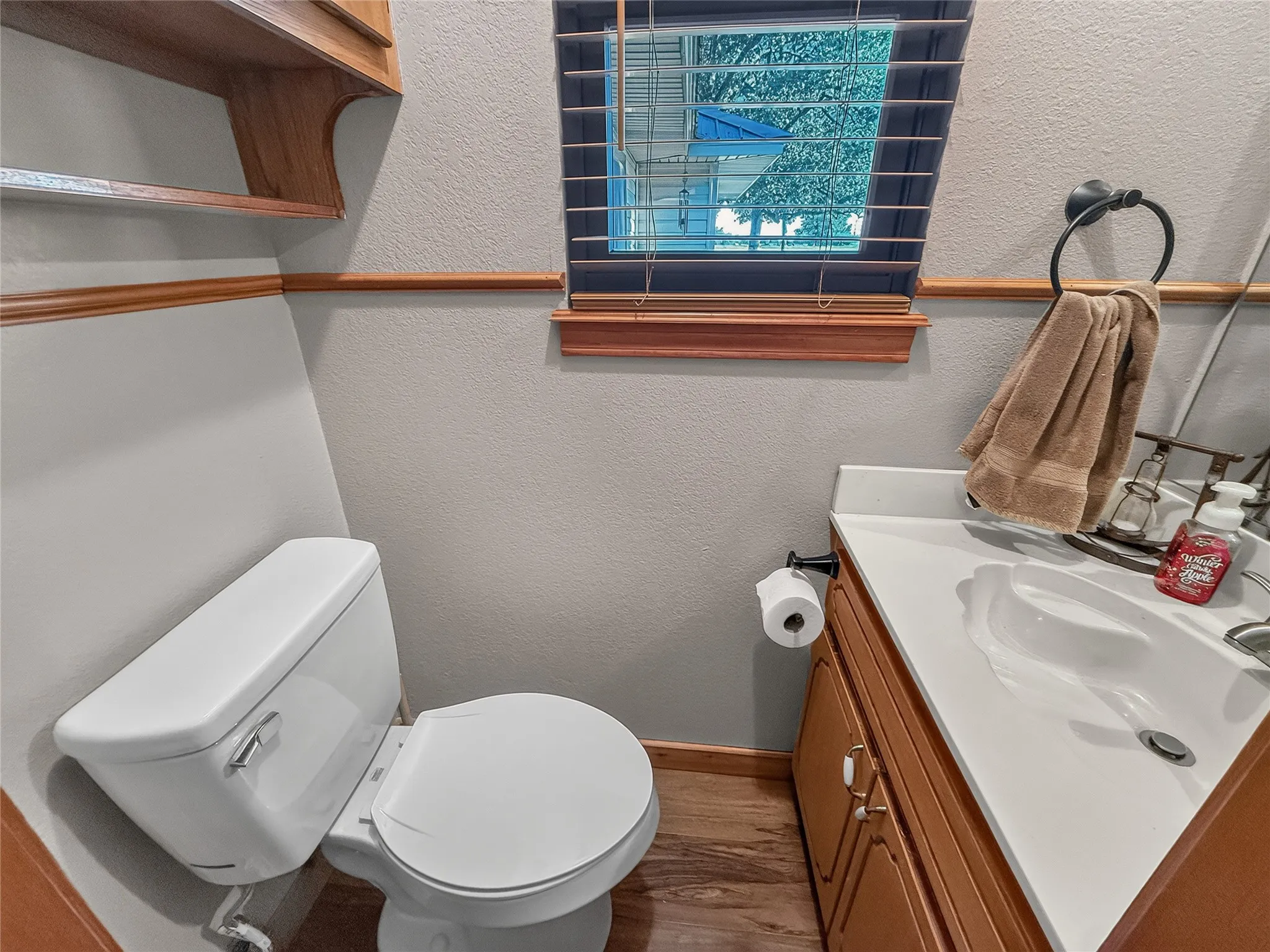 Single Family Residence For Sale in Hopkins County , 330 Farm Road 900 S, Saltillo, Texas 75478, 3 Bedroom, 3 Bathroom, Garage spaces, 1,906 Sqft, built in 1995, Price $595,000, mls#21359603, Real Estate Agent in Saltillo, Homes For Sale in Hopkins county, Homes For Sale in Saltillo, Realtor in Saltillo Texas, Real Estate Brokerage Independent Realty Texas, Luminita Cordes Realtor