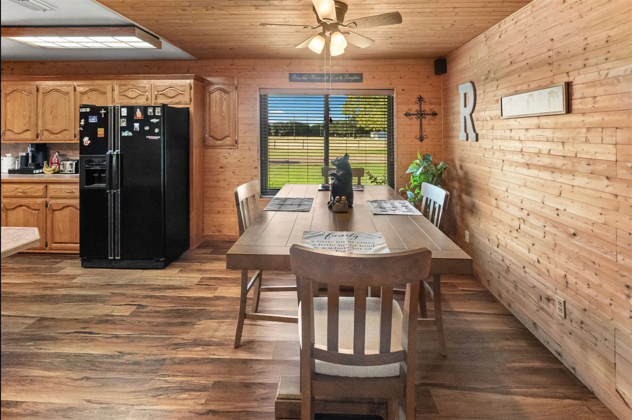 Single Family Residence For Sale in Hopkins County , 330 Farm Road 900 S, Saltillo, Texas 75478, 3 Bedroom, 3 Bathroom, Garage spaces, 1,906 Sqft, built in 1995, Price $595,000, mls#21359603, Real Estate Agent in Saltillo, Homes For Sale in Hopkins county, Homes For Sale in Saltillo, Realtor in Saltillo Texas, Real Estate Brokerage Independent Realty Texas, Luminita Cordes Realtor