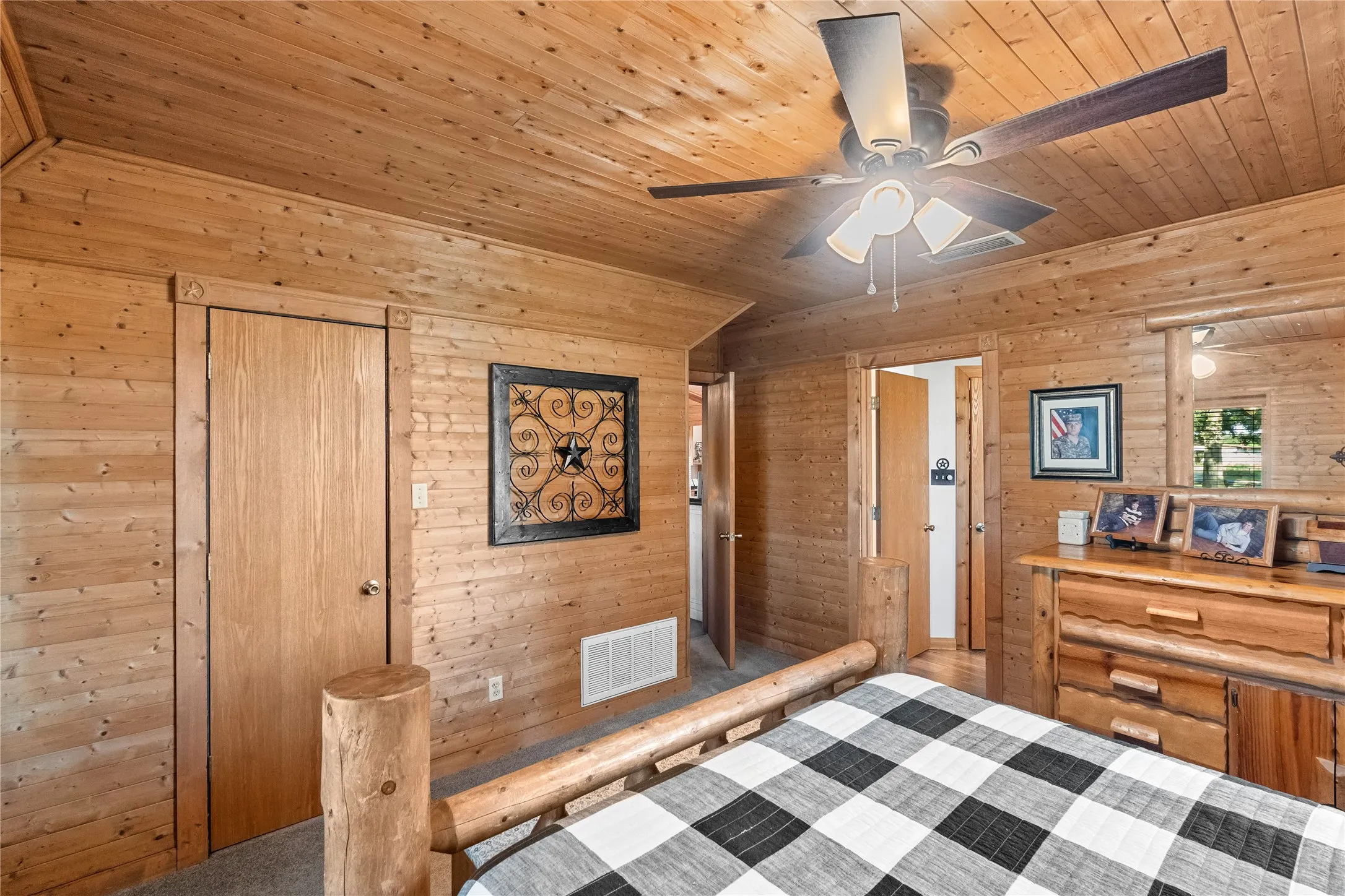 Single Family Residence For Sale in Hopkins County , 330 Farm Road 900 S, Saltillo, Texas 75478, 3 Bedroom, 3 Bathroom, Garage spaces, 1,906 Sqft, built in 1995, Price $595,000, mls#21359603, Real Estate Agent in Saltillo, Homes For Sale in Hopkins county, Homes For Sale in Saltillo, Realtor in Saltillo Texas, Real Estate Brokerage Independent Realty Texas, Luminita Cordes Realtor