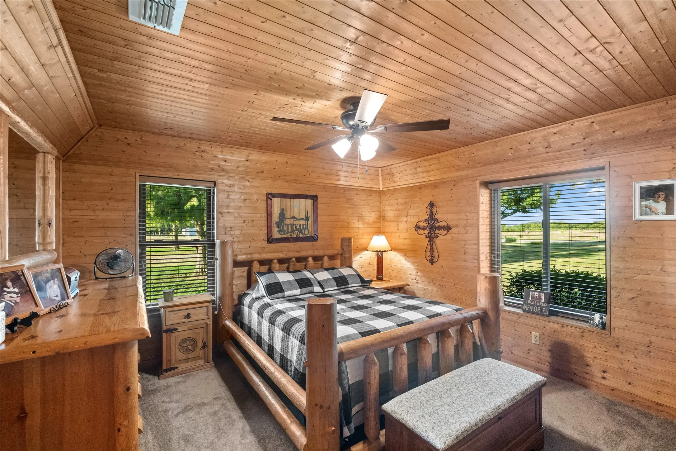 Single Family Residence For Sale in Hopkins County , 330 Farm Road 900 S, Saltillo, Texas 75478, 3 Bedroom, 3 Bathroom, Garage spaces, 1,906 Sqft, built in 1995, Price $595,000, mls#21359603, Real Estate Agent in Saltillo, Homes For Sale in Hopkins county, Homes For Sale in Saltillo, Realtor in Saltillo Texas, Real Estate Brokerage Independent Realty Texas, Luminita Cordes Realtor
