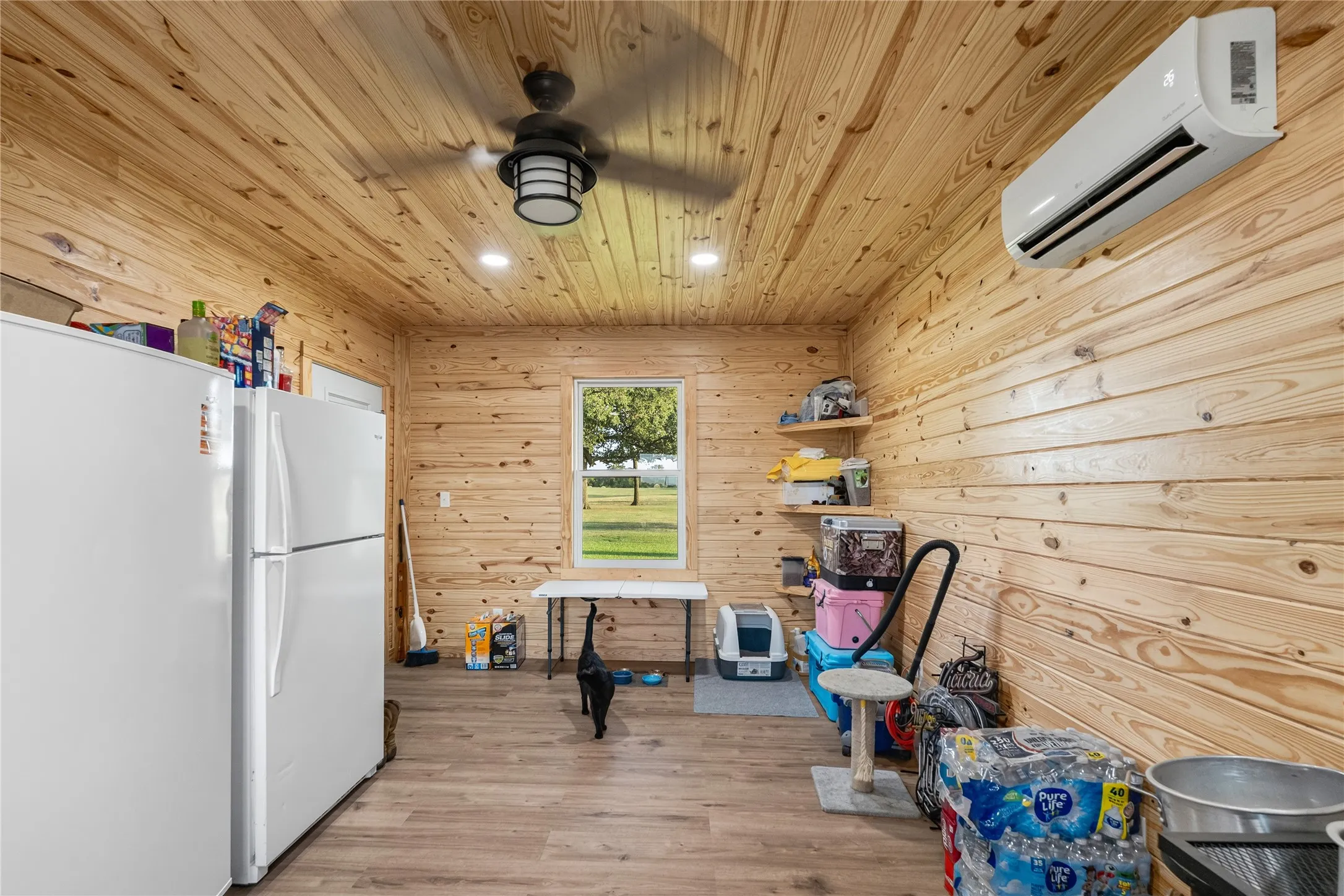 Single Family Residence For Sale in Hopkins County , 330 Farm Road 900 S, Saltillo, Texas 75478, 3 Bedroom, 3 Bathroom, Garage spaces, 1,906 Sqft, built in 1995, Price $595,000, mls#21359603, Real Estate Agent in Saltillo, Homes For Sale in Hopkins county, Homes For Sale in Saltillo, Realtor in Saltillo Texas, Real Estate Brokerage Independent Realty Texas, Luminita Cordes Realtor
