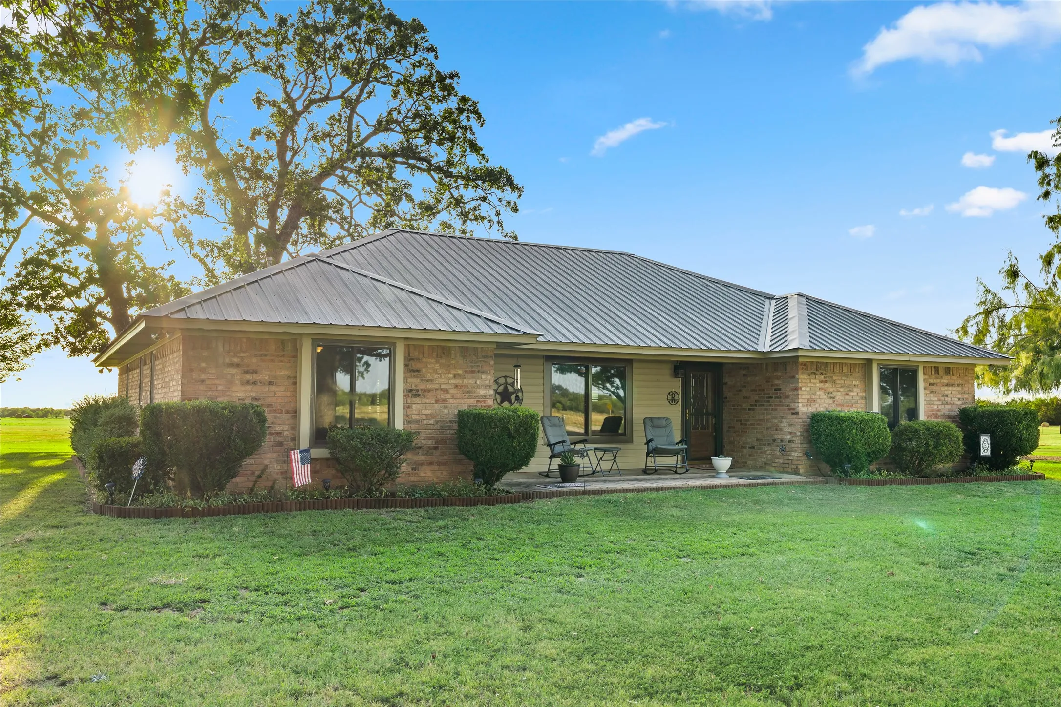 Single Family Residence For Sale in Hopkins County , 330 Farm Road 900 S, Saltillo, Texas 75478, 3 Bedroom, 3 Bathroom, Garage spaces, 1,906 Sqft, built in 1995, Price $595,000, mls#21359603, Real Estate Agent in Saltillo, Homes For Sale in Hopkins county, Homes For Sale in Saltillo, Realtor in Saltillo Texas, Real Estate Brokerage Independent Realty Texas, Luminita Cordes Realtor