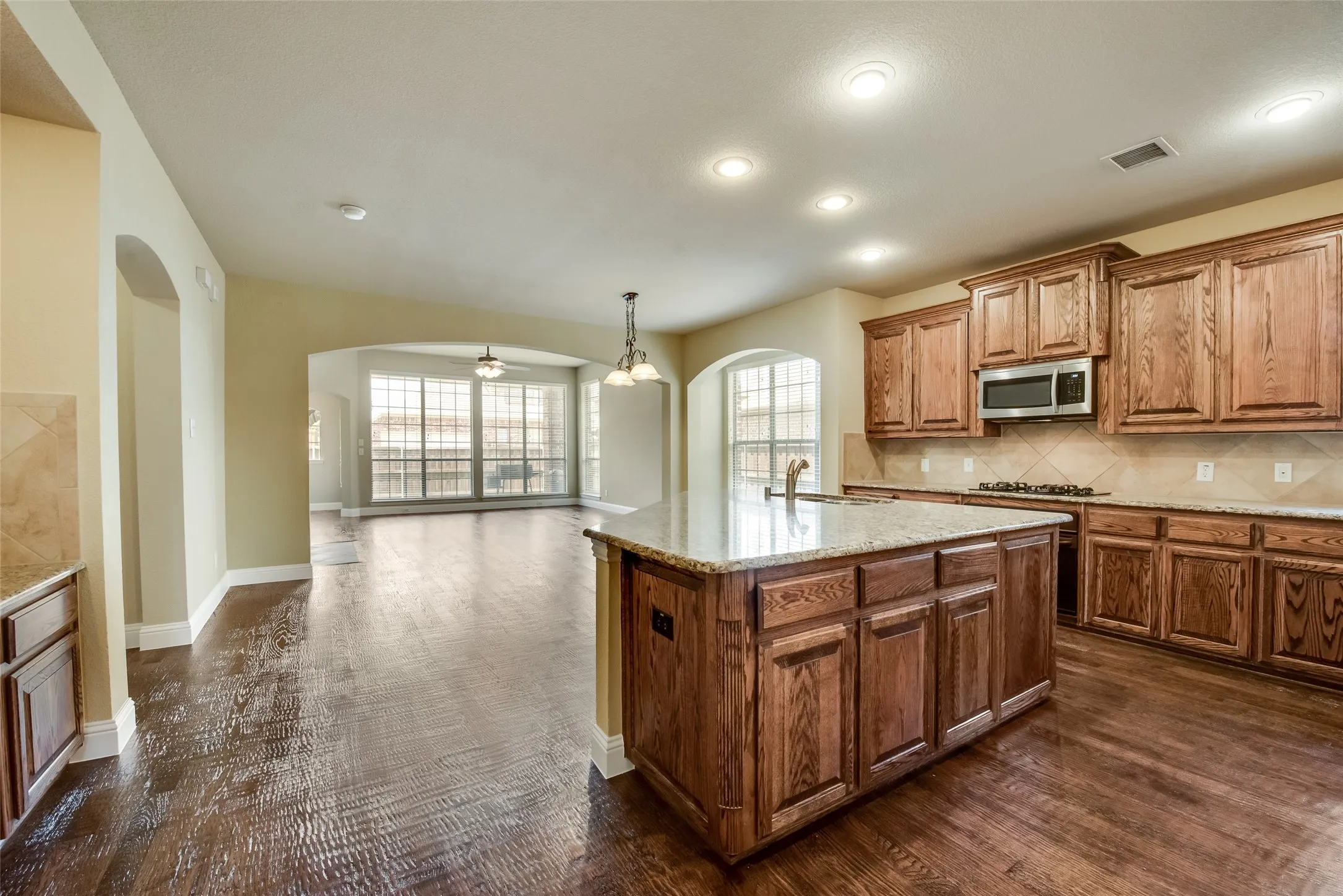 Single Family Residence For Rent in Collin County , 6072 Wallis Drive, Frisco, Texas 75033, 5 Bedroom, 4 Bathroom, 2 Garage spaces, 3,387 Sqft, built in 2005, mls#21358832, Real Estate Agent in Frisco, Homes For Rent in Collin county, Homes For Rent in Frisco, Realtor in Frisco Texas, Real Estate Brokerage Independent Realty Texas, Luminita Cordes Realtor