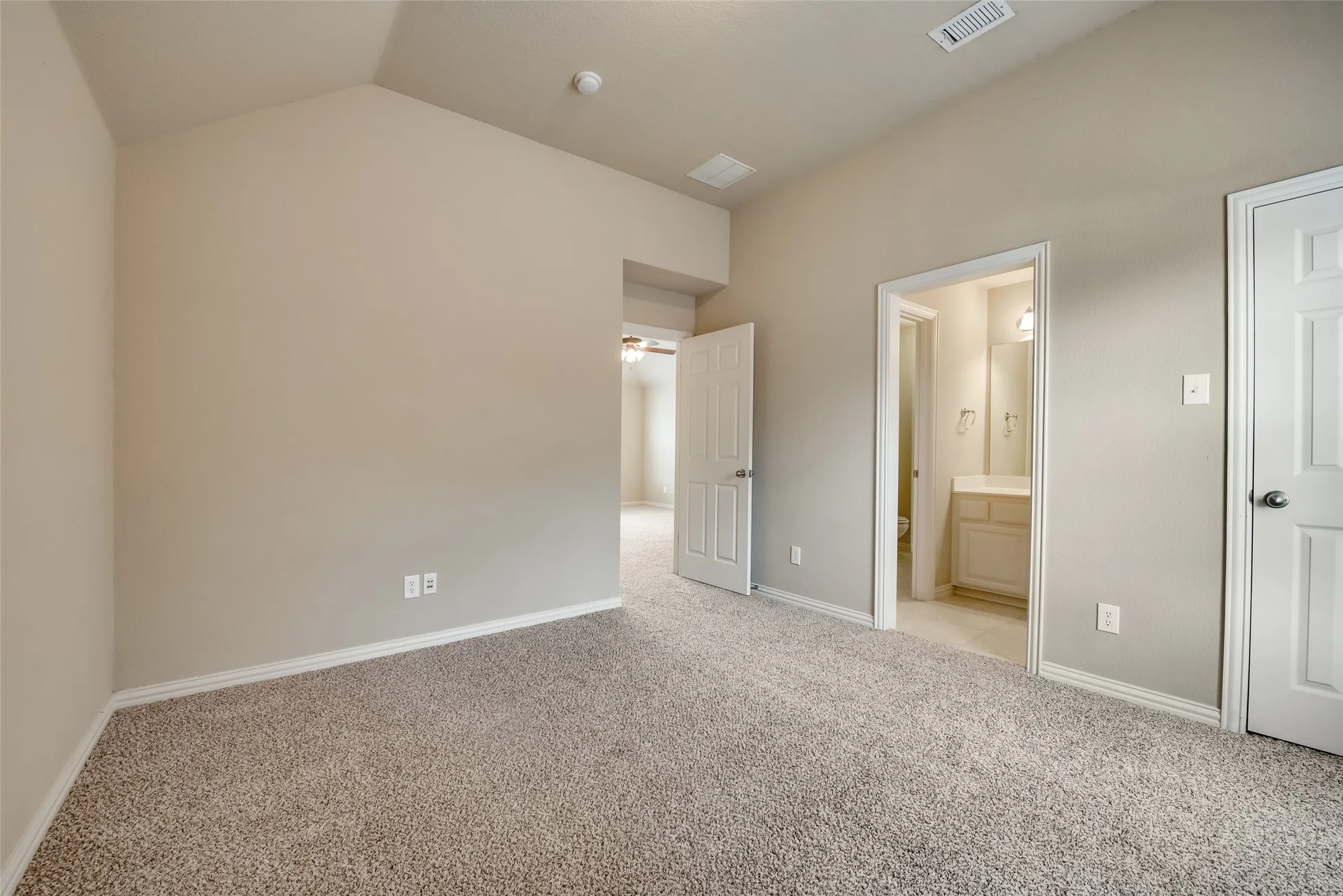 Single Family Residence For Rent in Collin County , 6072 Wallis Drive, Frisco, Texas 75033, 5 Bedroom, 4 Bathroom, 2 Garage spaces, 3,387 Sqft, built in 2005, mls#21358832, Real Estate Agent in Frisco, Homes For Rent in Collin county, Homes For Rent in Frisco, Realtor in Frisco Texas, Real Estate Brokerage Independent Realty Texas, Luminita Cordes Realtor