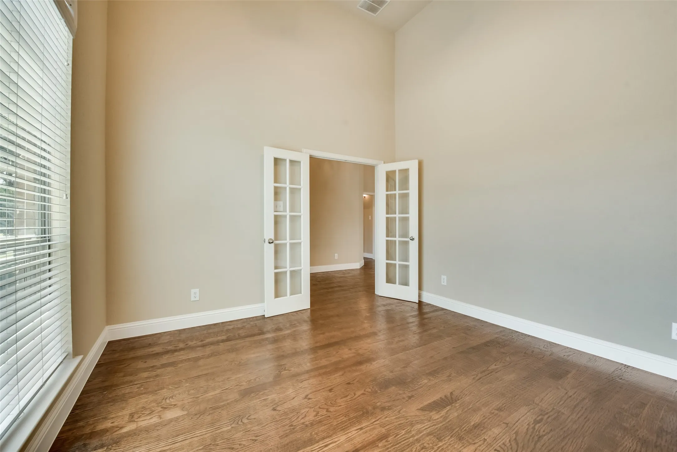Single Family Residence For Rent in Collin County , 6072 Wallis Drive, Frisco, Texas 75033, 5 Bedroom, 4 Bathroom, 2 Garage spaces, 3,387 Sqft, built in 2005, mls#21358832, Real Estate Agent in Frisco, Homes For Rent in Collin county, Homes For Rent in Frisco, Realtor in Frisco Texas, Real Estate Brokerage Independent Realty Texas, Luminita Cordes Realtor