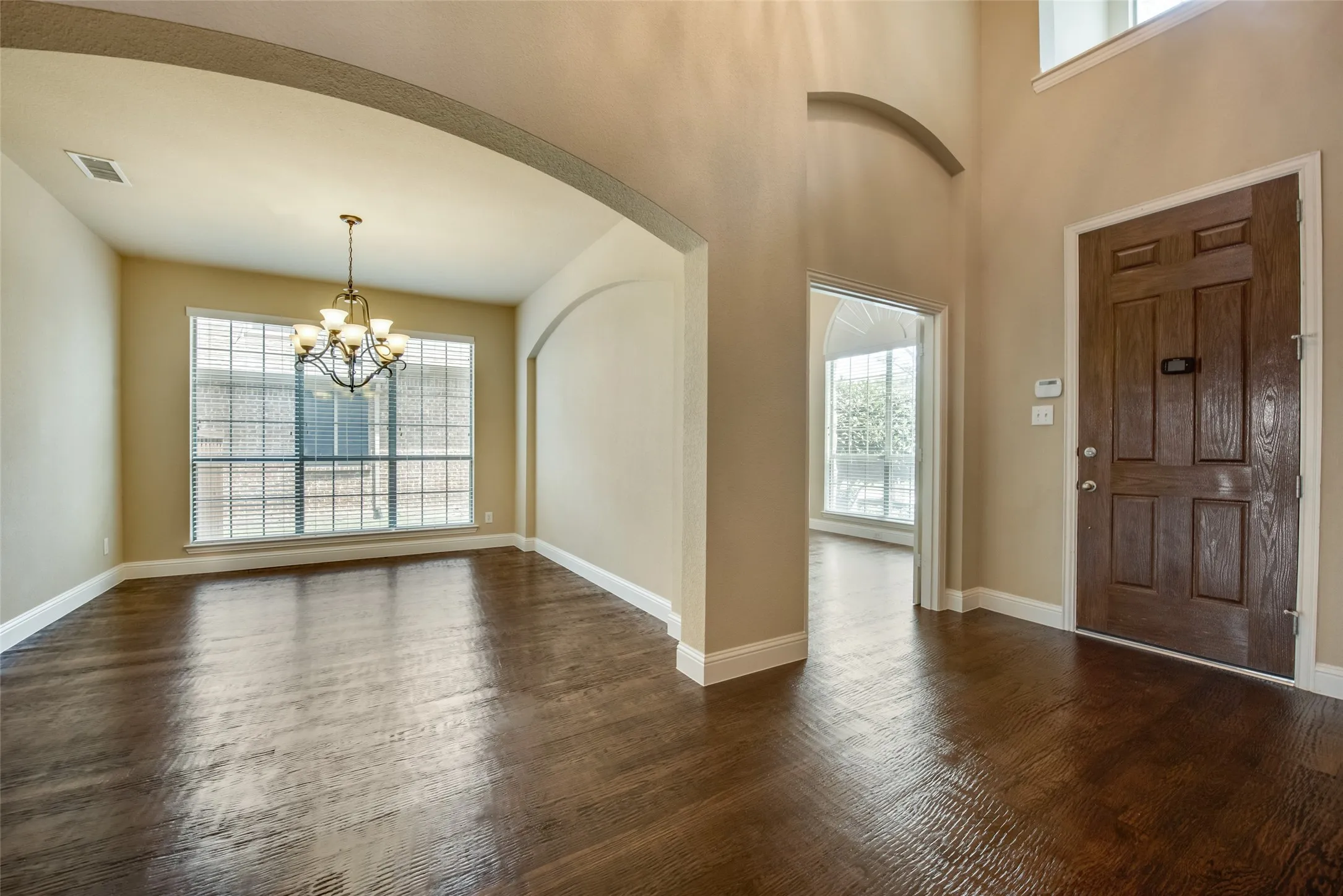 Single Family Residence For Rent in Collin County , 6072 Wallis Drive, Frisco, Texas 75033, 5 Bedroom, 4 Bathroom, 2 Garage spaces, 3,387 Sqft, built in 2005, mls#21358832, Real Estate Agent in Frisco, Homes For Rent in Collin county, Homes For Rent in Frisco, Realtor in Frisco Texas, Real Estate Brokerage Independent Realty Texas, Luminita Cordes Realtor