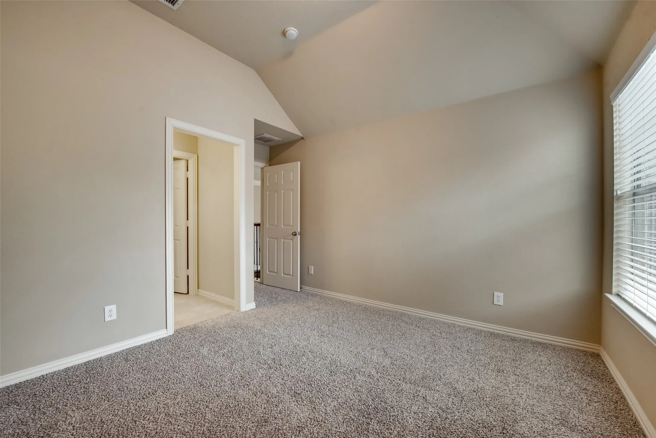 Single Family Residence For Rent in Collin County , 6072 Wallis Drive, Frisco, Texas 75033, 5 Bedroom, 4 Bathroom, 2 Garage spaces, 3,387 Sqft, built in 2005, mls#21358832, Real Estate Agent in Frisco, Homes For Rent in Collin county, Homes For Rent in Frisco, Realtor in Frisco Texas, Real Estate Brokerage Independent Realty Texas, Luminita Cordes Realtor