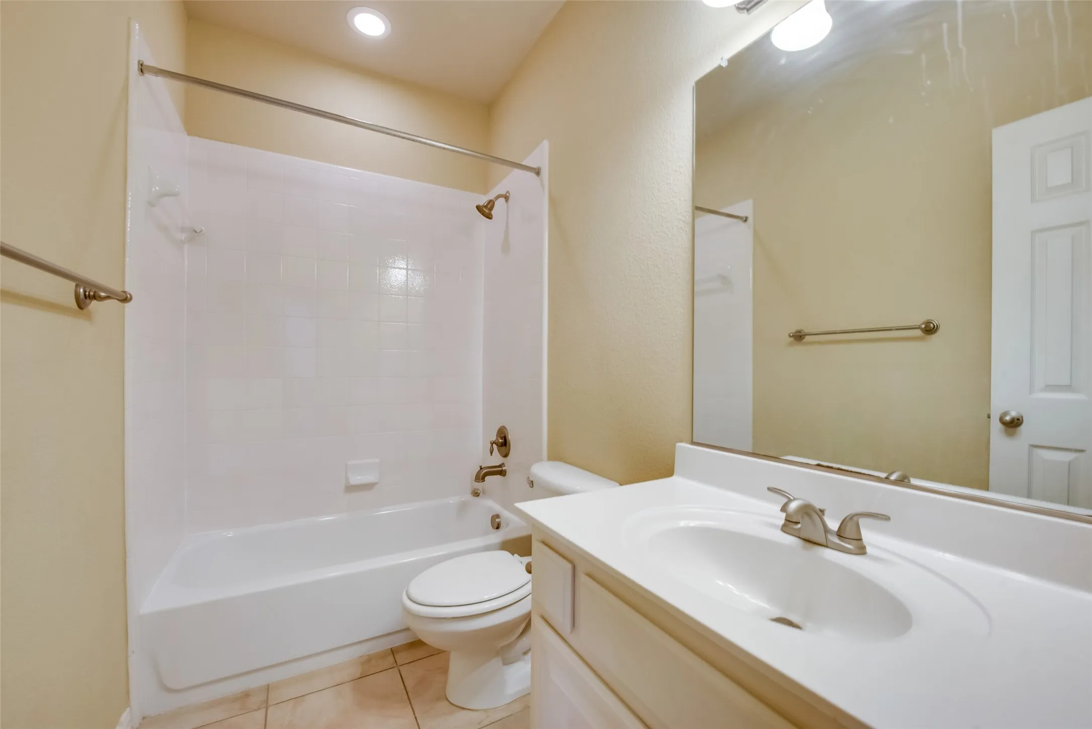 Single Family Residence For Rent in Collin County , 6072 Wallis Drive, Frisco, Texas 75033, 5 Bedroom, 4 Bathroom, 2 Garage spaces, 3,387 Sqft, built in 2005, mls#21358832, Real Estate Agent in Frisco, Homes For Rent in Collin county, Homes For Rent in Frisco, Realtor in Frisco Texas, Real Estate Brokerage Independent Realty Texas, Luminita Cordes Realtor
