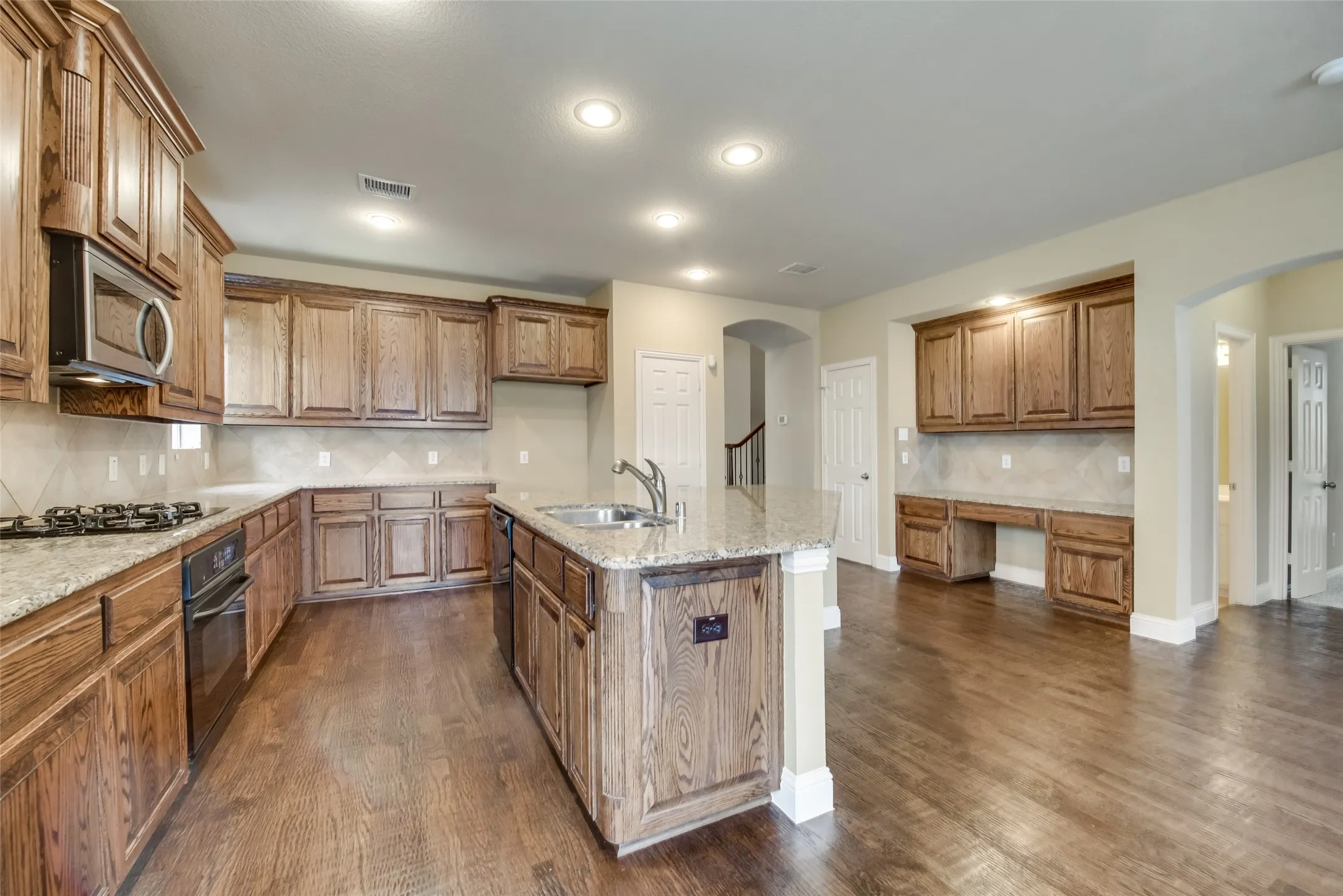 Single Family Residence For Rent in Collin County , 6072 Wallis Drive, Frisco, Texas 75033, 5 Bedroom, 4 Bathroom, 2 Garage spaces, 3,387 Sqft, built in 2005, mls#21358832, Real Estate Agent in Frisco, Homes For Rent in Collin county, Homes For Rent in Frisco, Realtor in Frisco Texas, Real Estate Brokerage Independent Realty Texas, Luminita Cordes Realtor