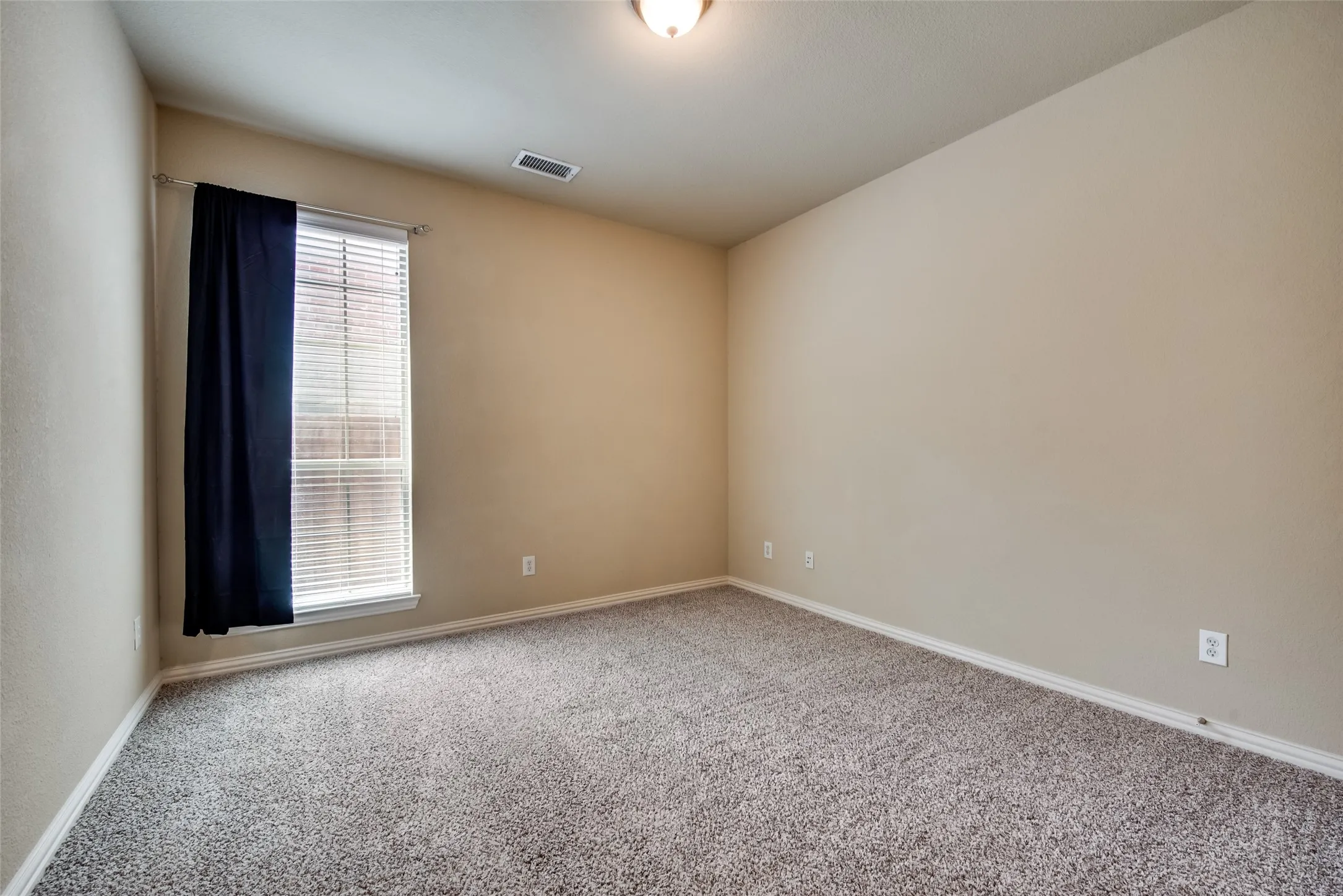 Single Family Residence For Rent in Collin County , 6072 Wallis Drive, Frisco, Texas 75033, 5 Bedroom, 4 Bathroom, 2 Garage spaces, 3,387 Sqft, built in 2005, mls#21358832, Real Estate Agent in Frisco, Homes For Rent in Collin county, Homes For Rent in Frisco, Realtor in Frisco Texas, Real Estate Brokerage Independent Realty Texas, Luminita Cordes Realtor