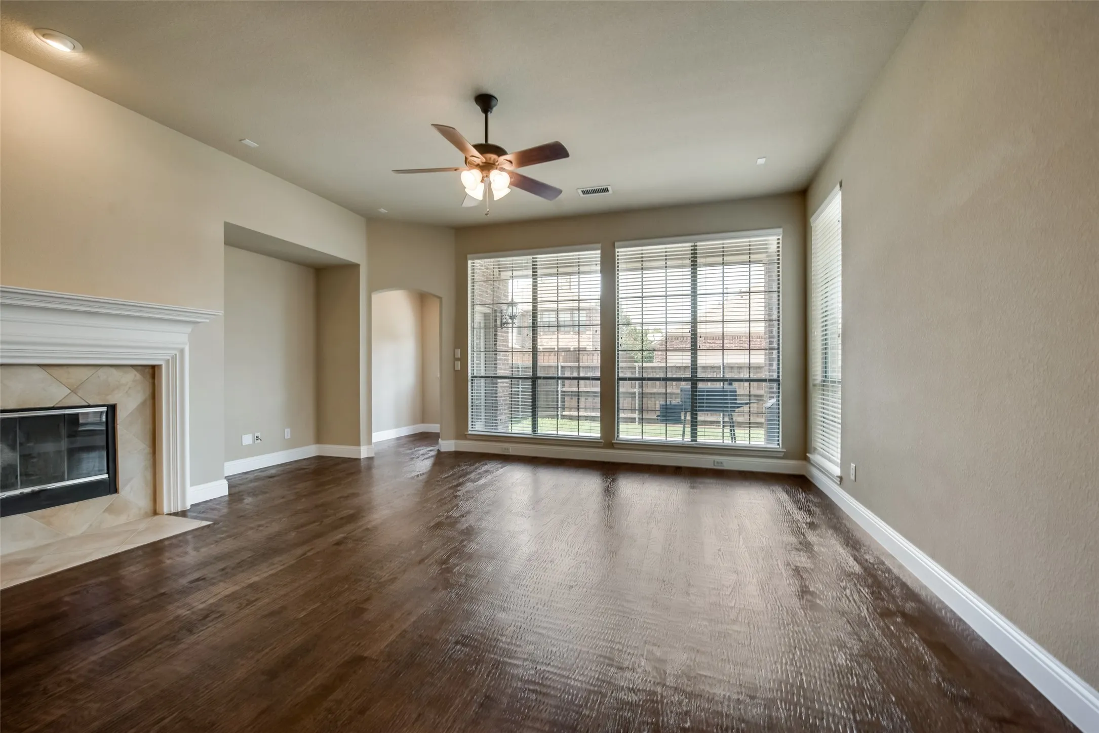 Single Family Residence For Rent in Collin County , 6072 Wallis Drive, Frisco, Texas 75033, 5 Bedroom, 4 Bathroom, 2 Garage spaces, 3,387 Sqft, built in 2005, mls#21358832, Real Estate Agent in Frisco, Homes For Rent in Collin county, Homes For Rent in Frisco, Realtor in Frisco Texas, Real Estate Brokerage Independent Realty Texas, Luminita Cordes Realtor