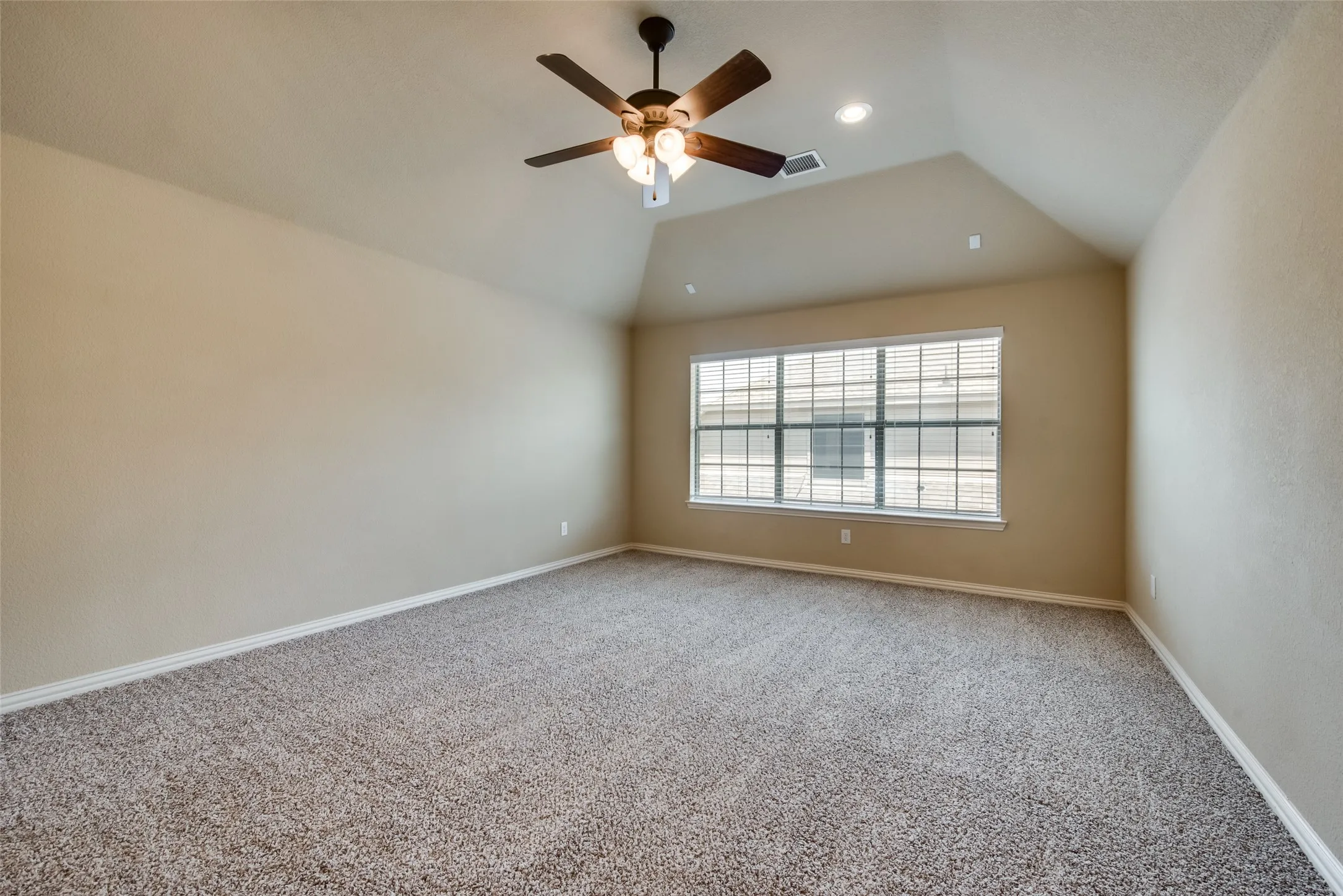 Single Family Residence For Rent in Collin County , 6072 Wallis Drive, Frisco, Texas 75033, 5 Bedroom, 4 Bathroom, 2 Garage spaces, 3,387 Sqft, built in 2005, mls#21358832, Real Estate Agent in Frisco, Homes For Rent in Collin county, Homes For Rent in Frisco, Realtor in Frisco Texas, Real Estate Brokerage Independent Realty Texas, Luminita Cordes Realtor