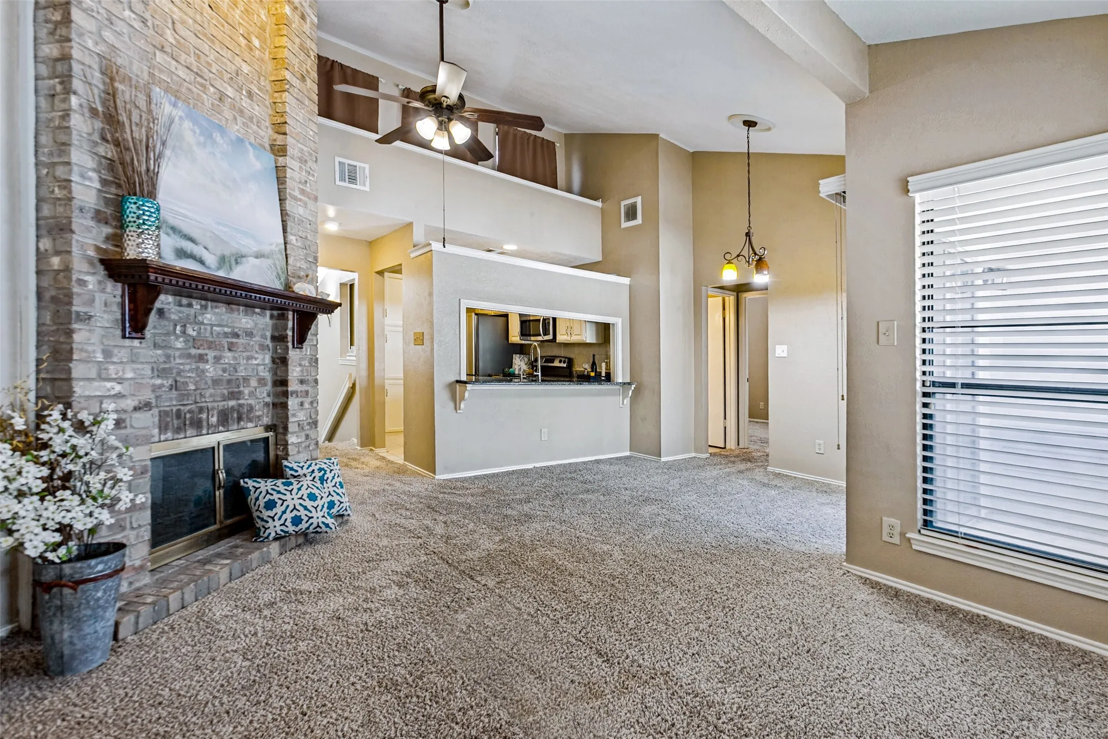Condominium For Sale in Collin County , 17490 Meandering Way 604, Dallas, Texas 75252, 2 Bedroom, 1 Bathroom, 1 Garage spaces, 877 Sqft, built in 1983, mls#21350873, Real Estate Agent in Dallas, Homes For Sale in Collin county, Homes For Sale in Dallas, Realtor in Dallas Texas, Real Estate Brokerage Independent Realty Texas, Luminita Cordes Realtor