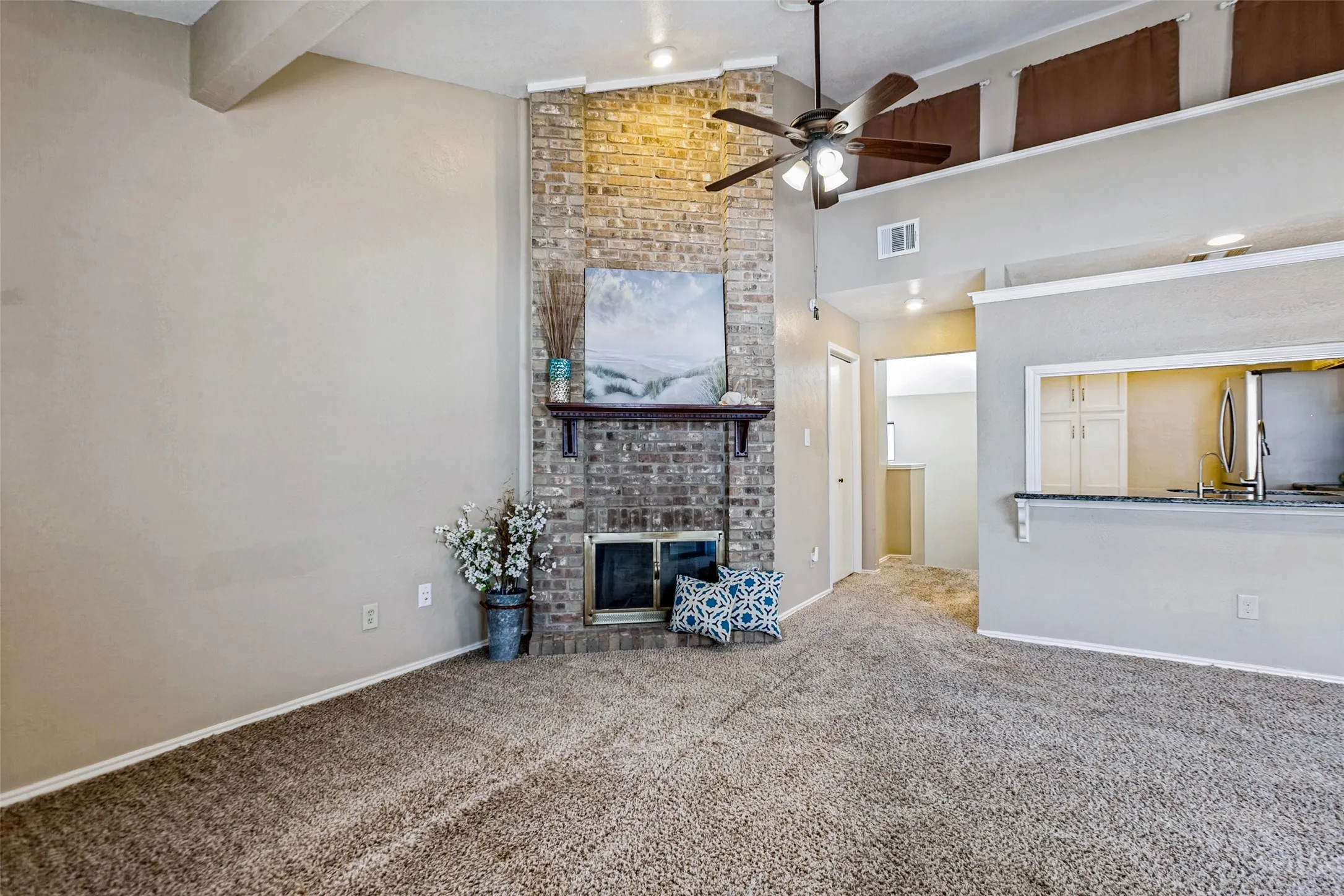 Condominium For Sale in Collin County , 17490 Meandering Way 604, Dallas, Texas 75252, 2 Bedroom, 1 Bathroom, 1 Garage spaces, 877 Sqft, built in 1983, mls#21350873, Real Estate Agent in Dallas, Homes For Sale in Collin county, Homes For Sale in Dallas, Realtor in Dallas Texas, Real Estate Brokerage Independent Realty Texas, Luminita Cordes Realtor