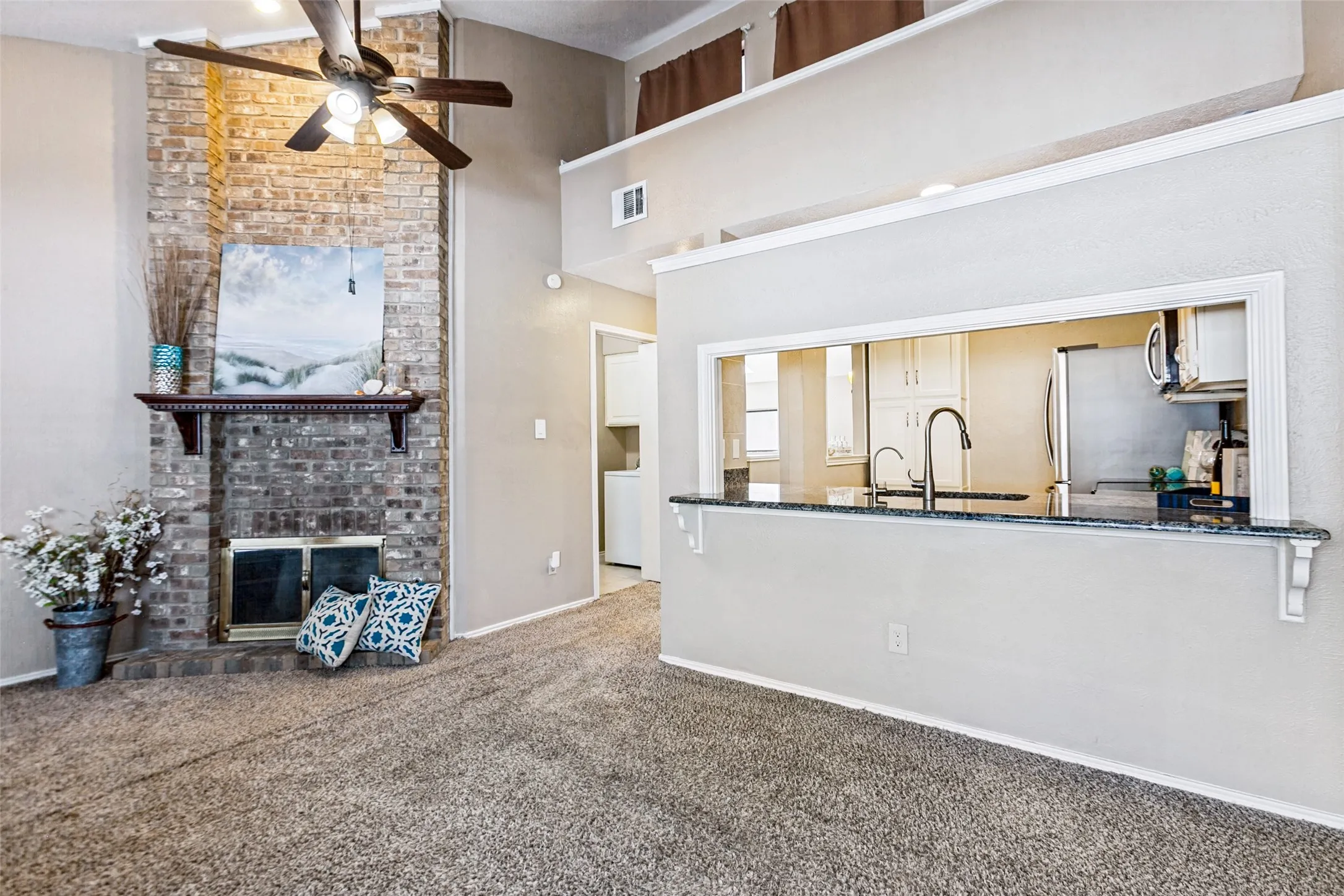 Condominium For Sale in Collin County , 17490 Meandering Way 604, Dallas, Texas 75252, 2 Bedroom, 1 Bathroom, 1 Garage spaces, 877 Sqft, built in 1983, mls#21350873, Real Estate Agent in Dallas, Homes For Sale in Collin county, Homes For Sale in Dallas, Realtor in Dallas Texas, Real Estate Brokerage Independent Realty Texas, Luminita Cordes Realtor